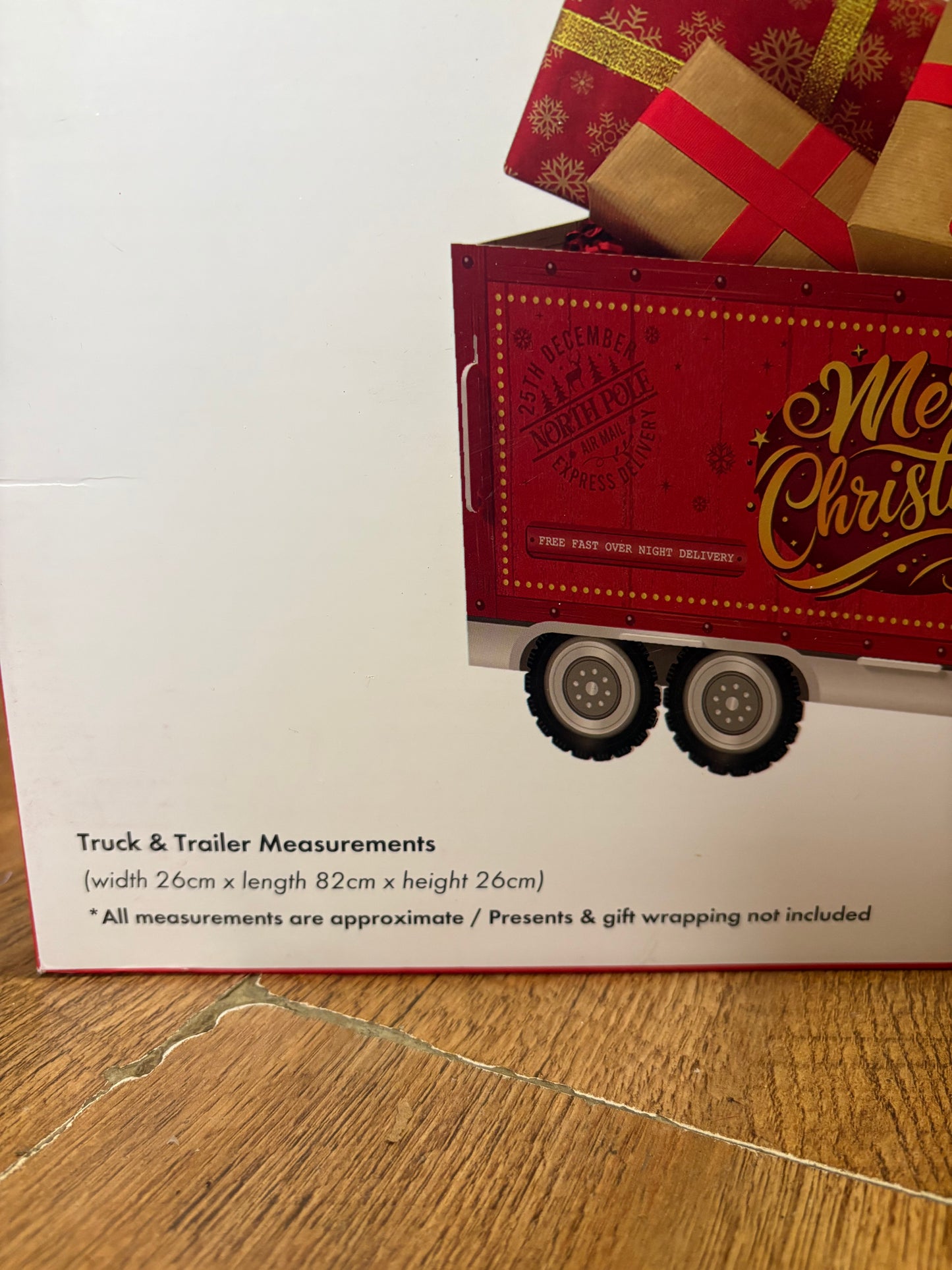 Build your own Christmas gift truck (W26cm, L82cm & H26cm)