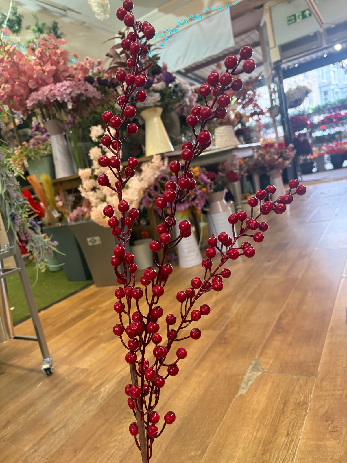 83cm hanging triple red berry stem