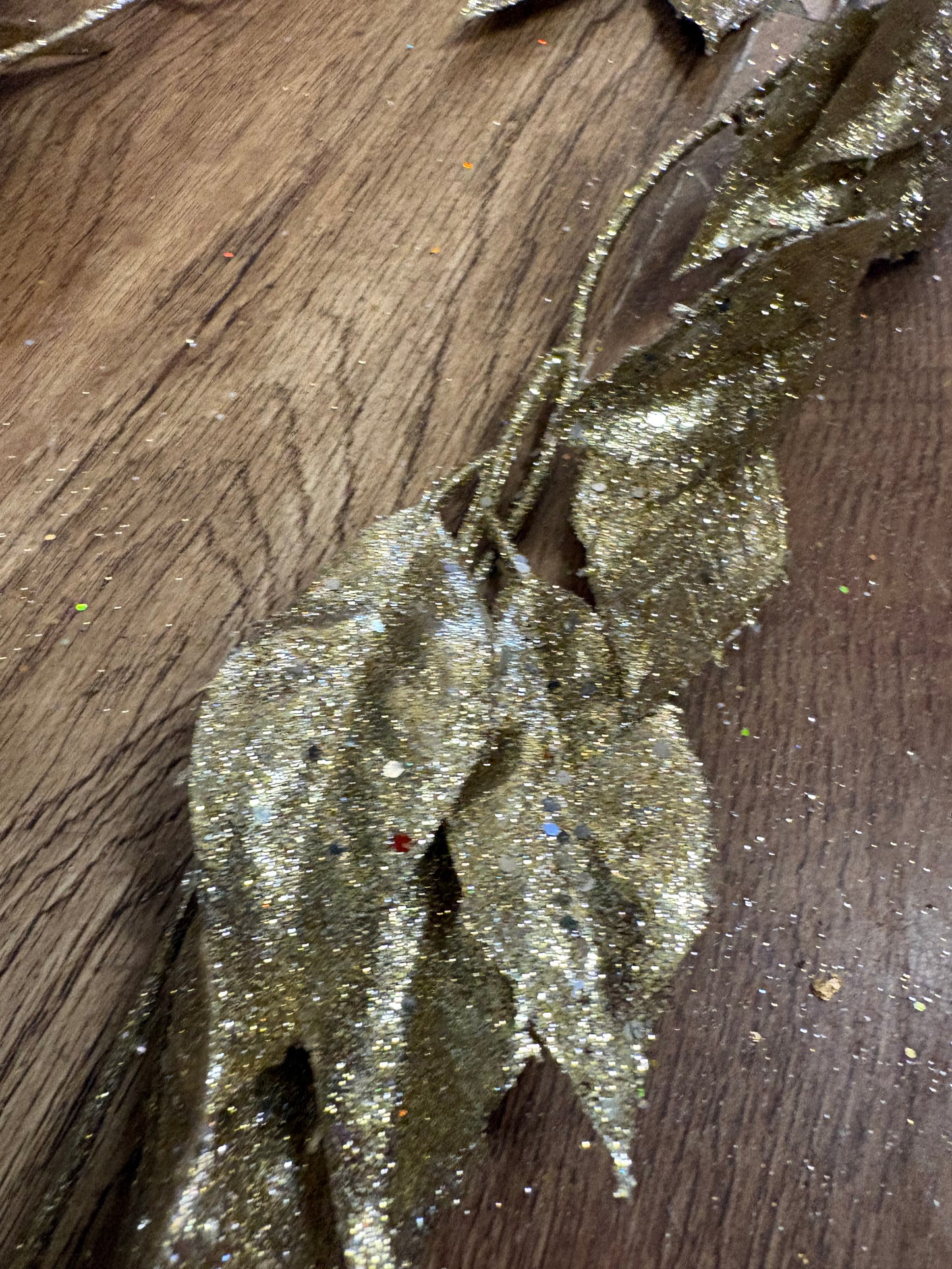 180cm glittered gold foliage garland