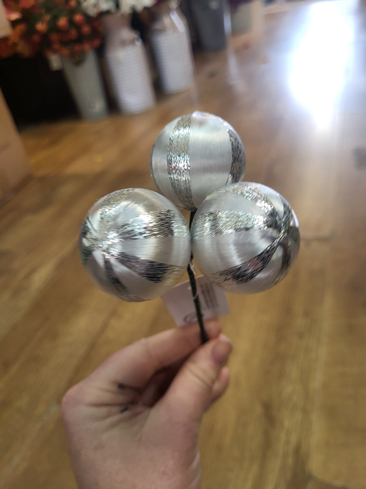 Silver and white striped triple bauble pick image 2