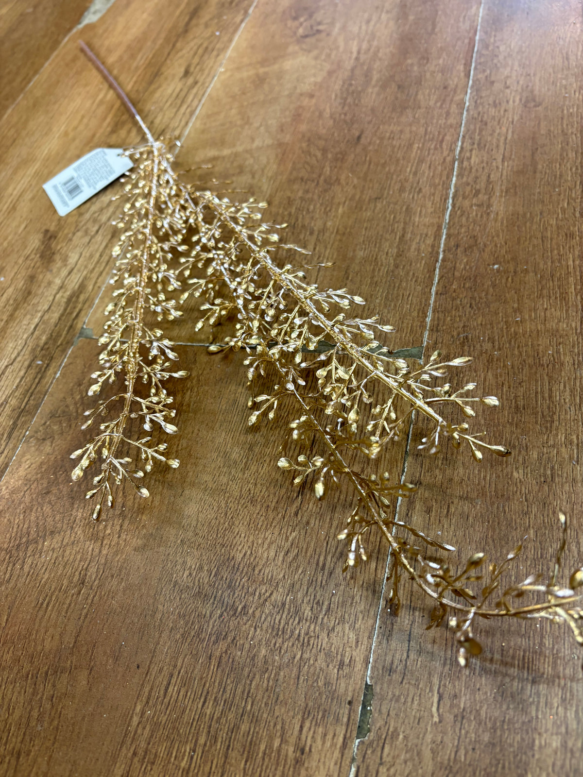 Long stem metallic gold berry filler
