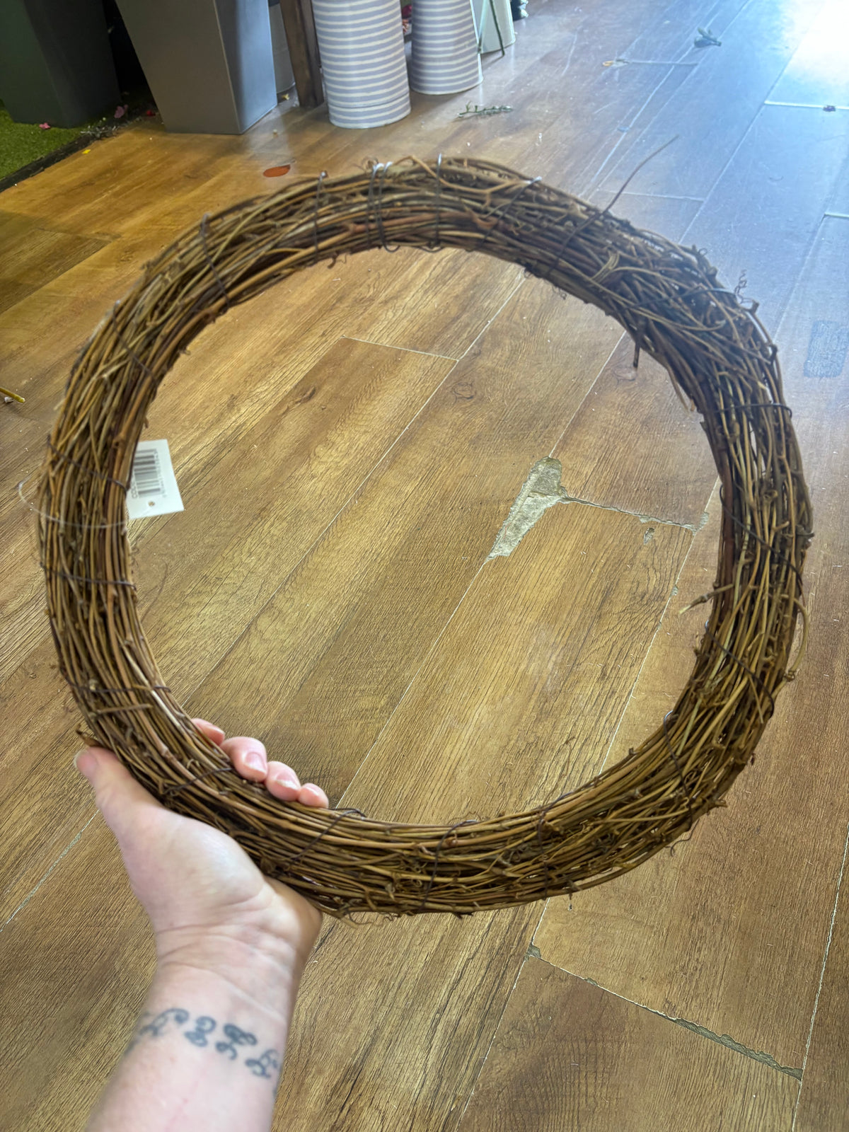Approx 35cm grapevine wreath