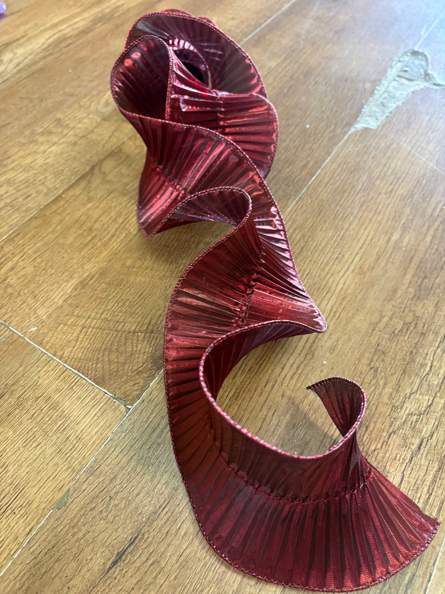 2.7m wired shimmery red decorative ribbon