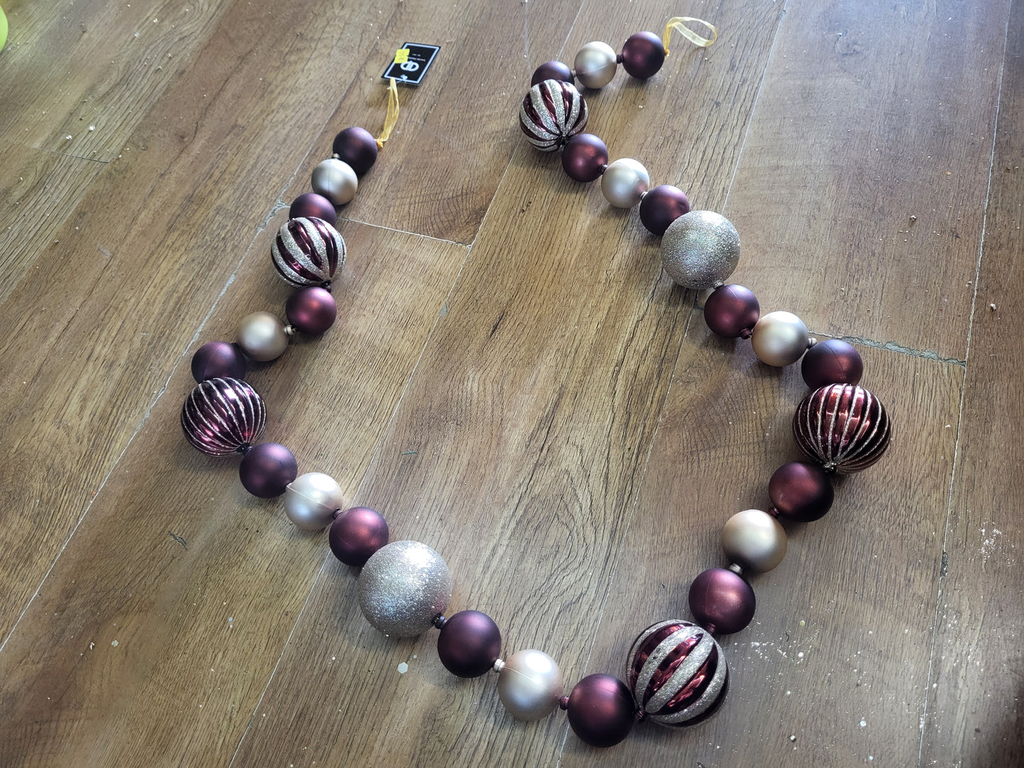 1.8m Wine and champagne gold bauble garland image 5