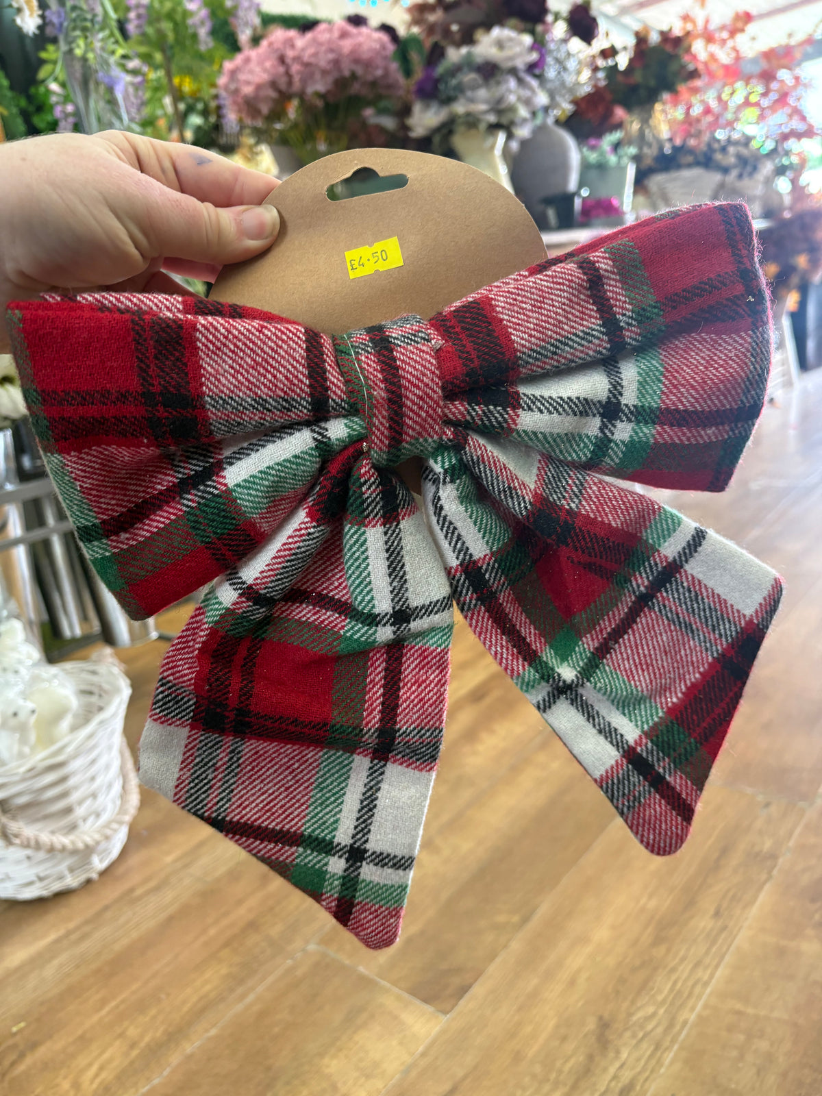 Medium tartan Christmas bow