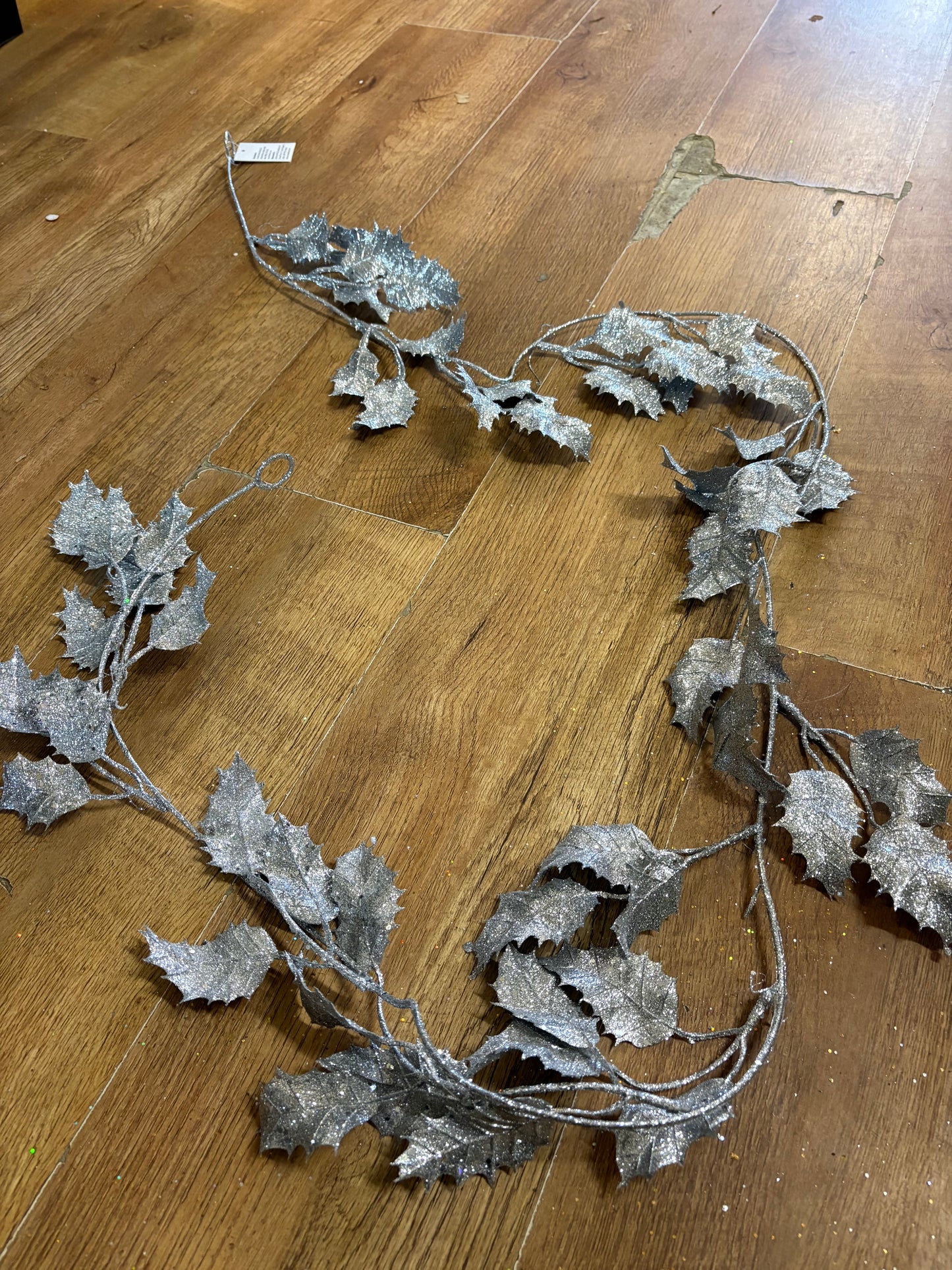 180cm glittered silver holly leaf garland