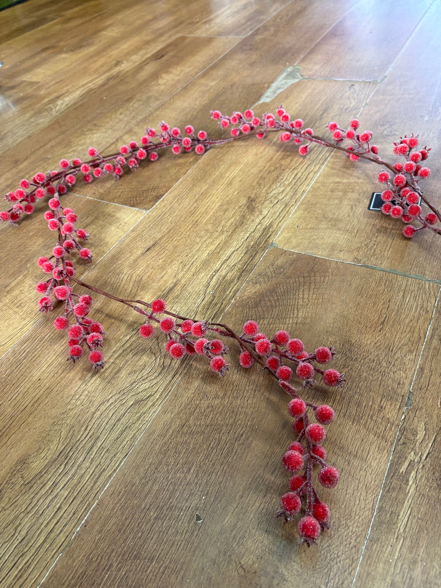 135cm frosted red berry garland