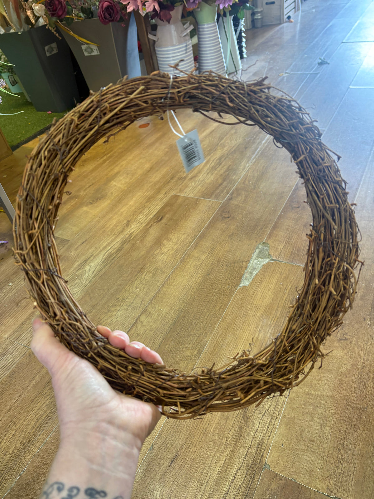 Approx 30cm grapevine wreath
