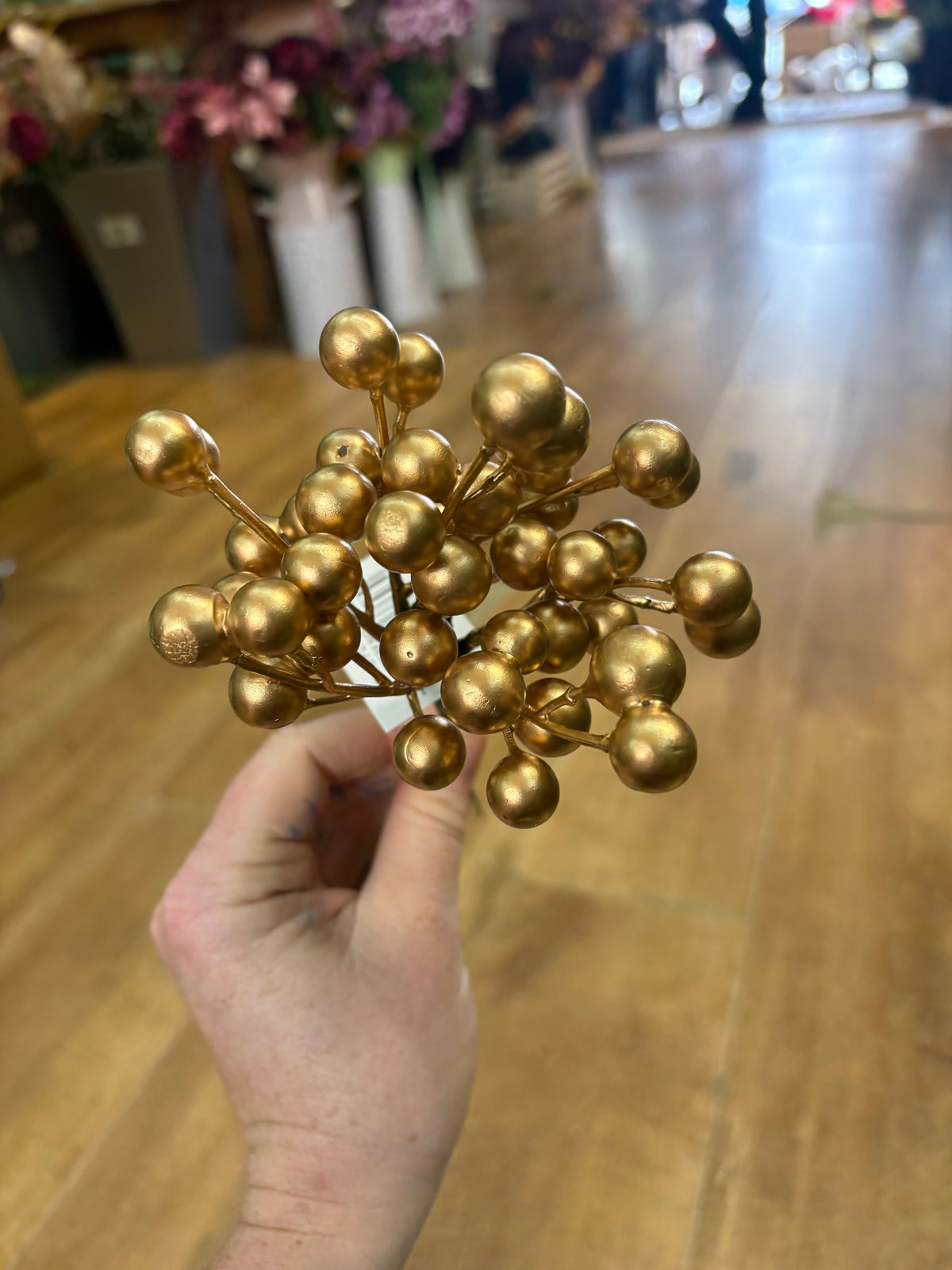 Gold cluster berry pick
