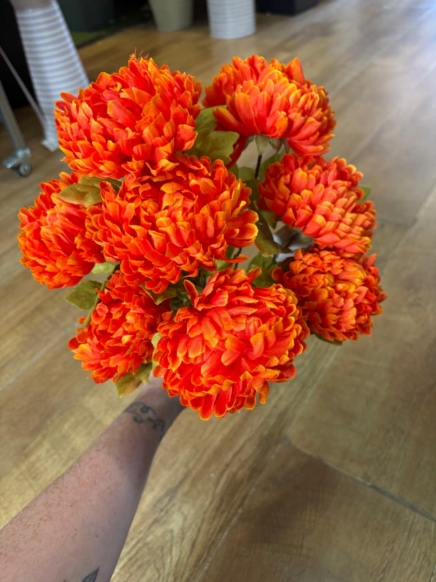 Large autumnal chrysanthemum bouquet - orange