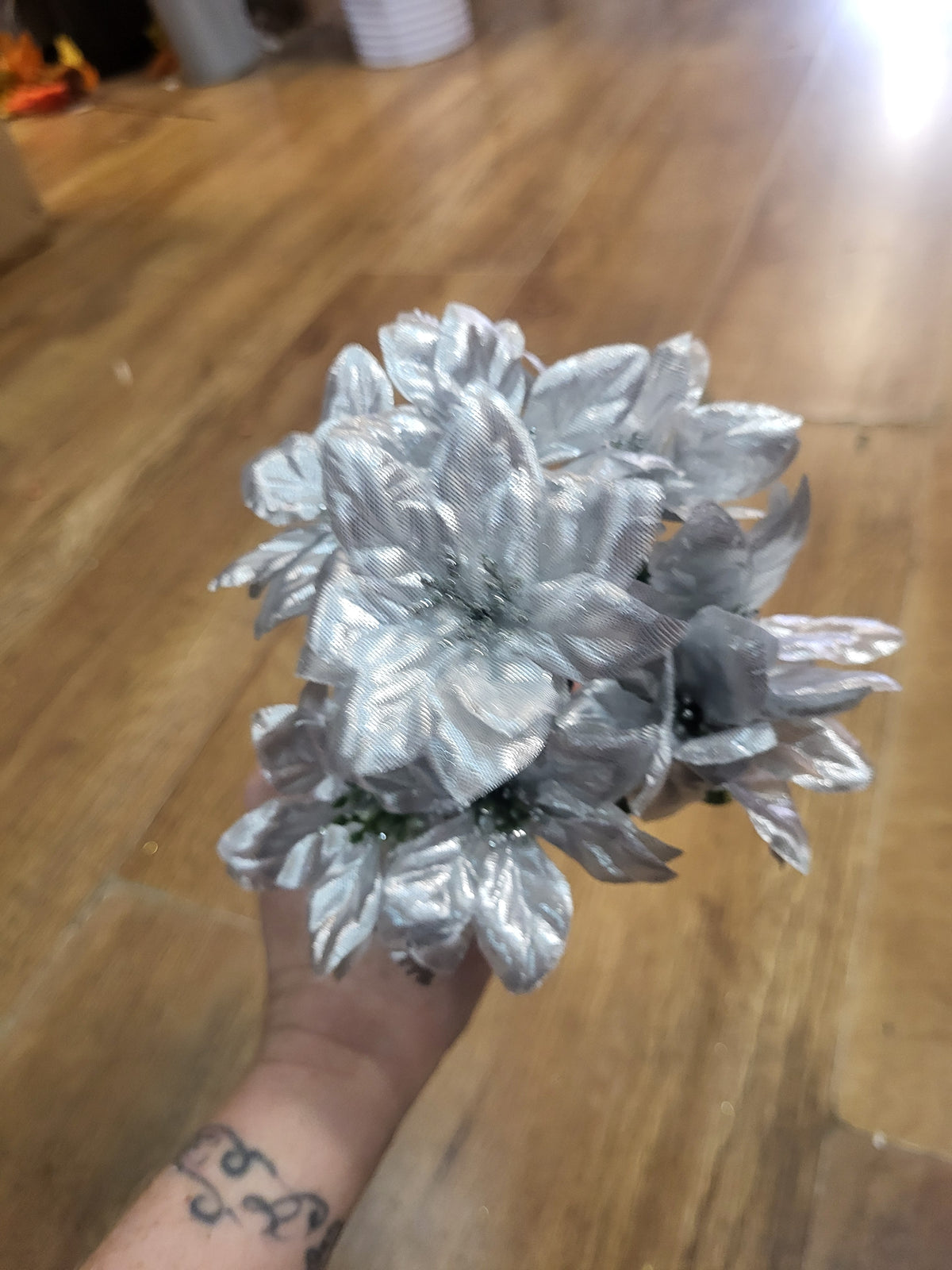 Mini poinsettia bunch - 4 colours available image 9