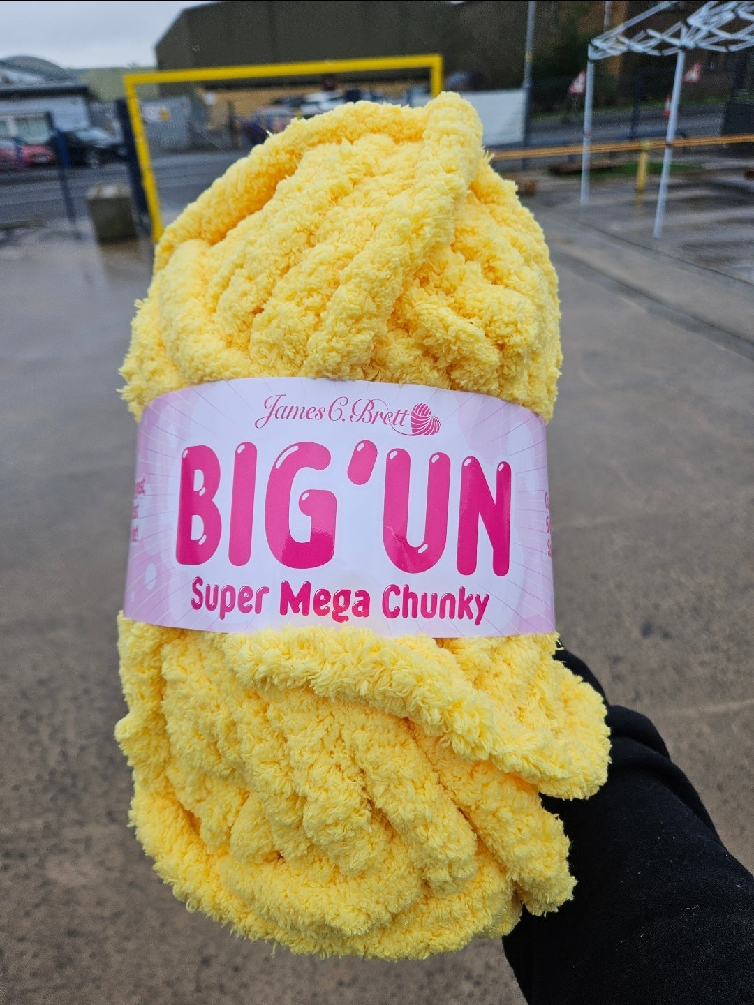 James C Brett 'Big'Un' Super Mega Chunky Wool - 300g (Primrose)