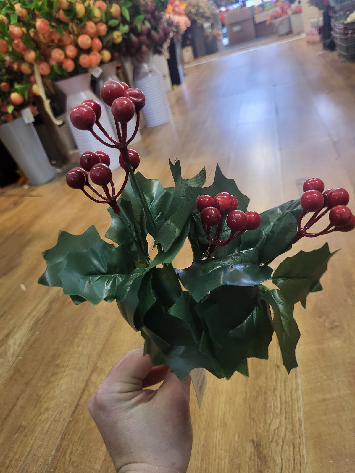Plain green Holly bunch  image 1
