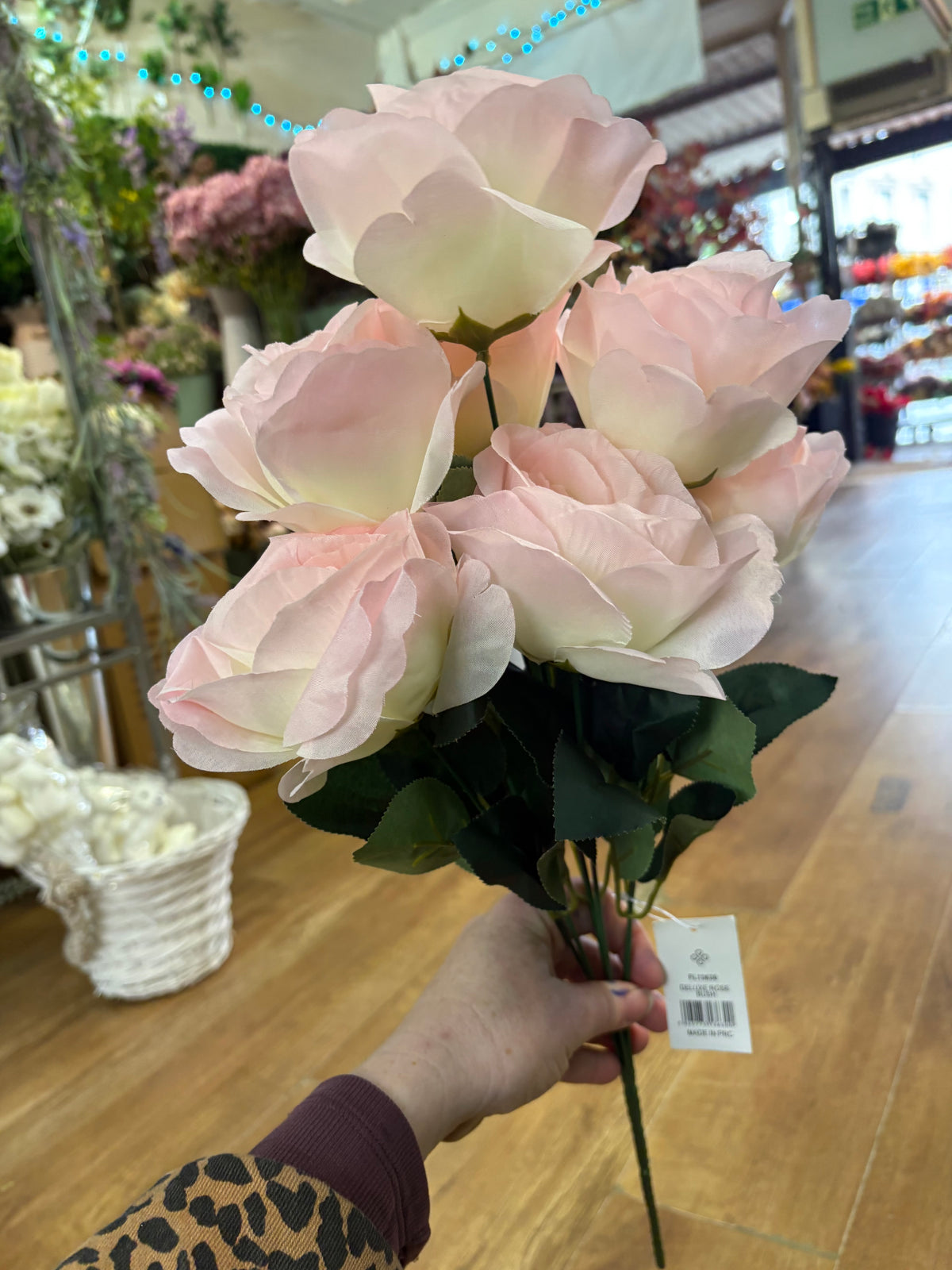 7 headed pale pink/ivory rose bouquet