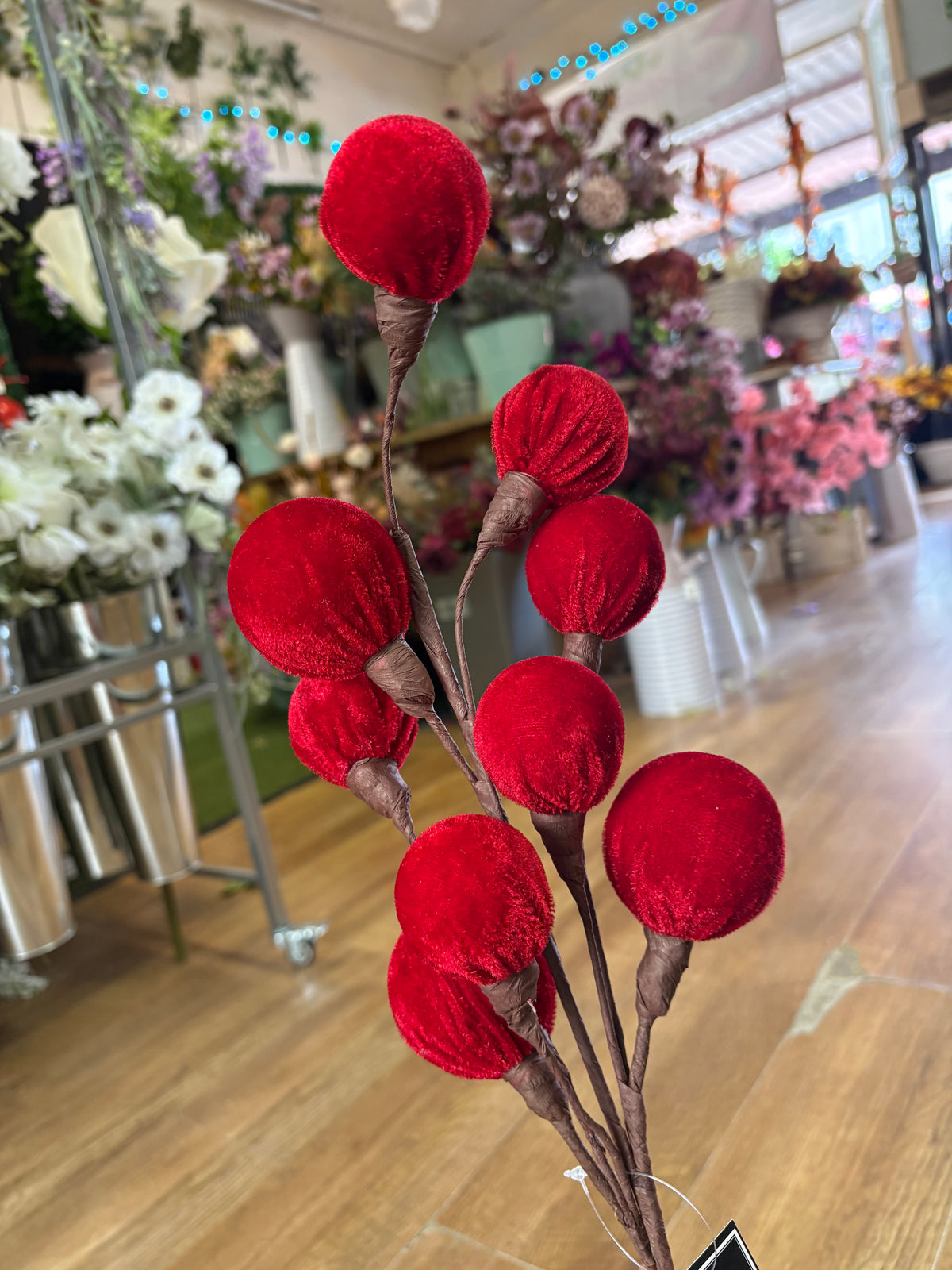 Red velvet bauble spray