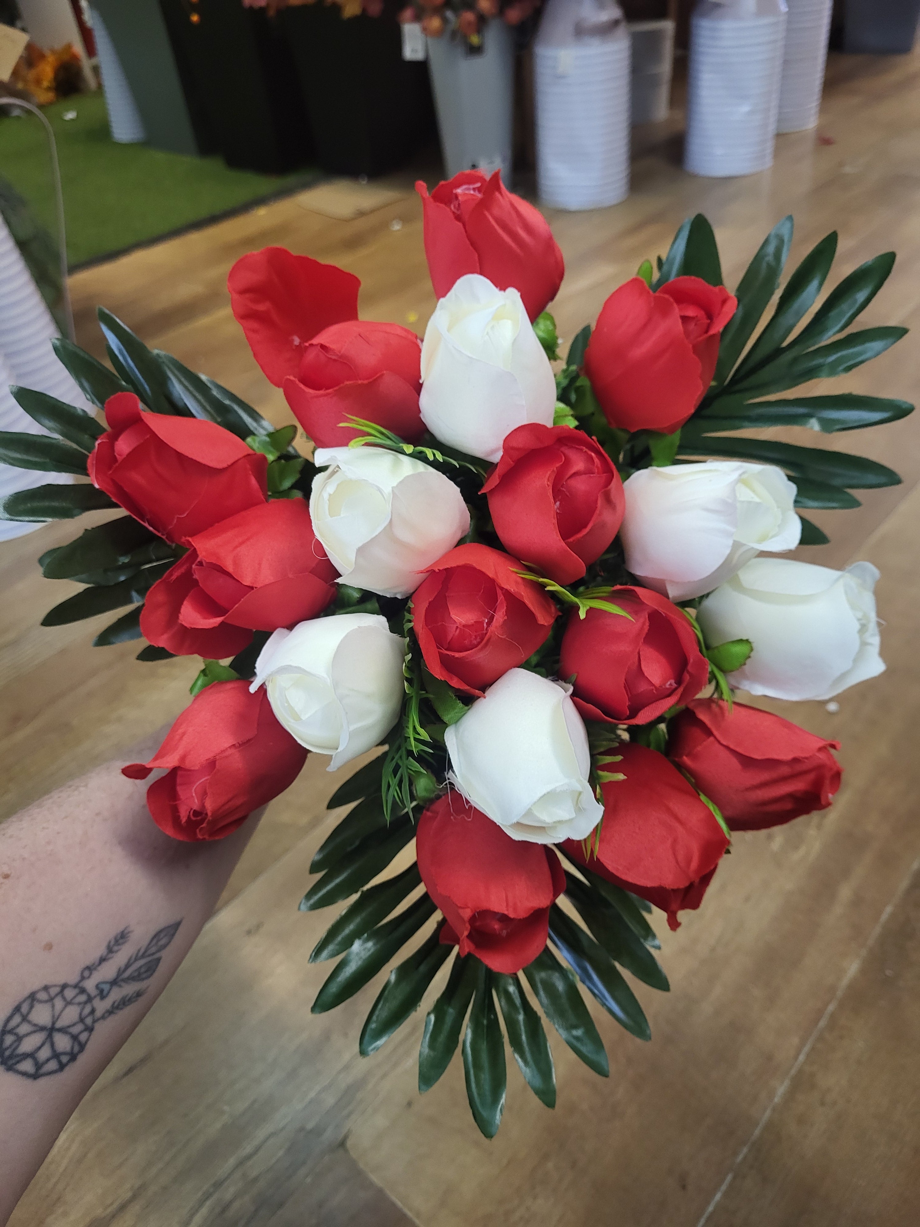 Large red and ivory rosebud bouquet  image 2