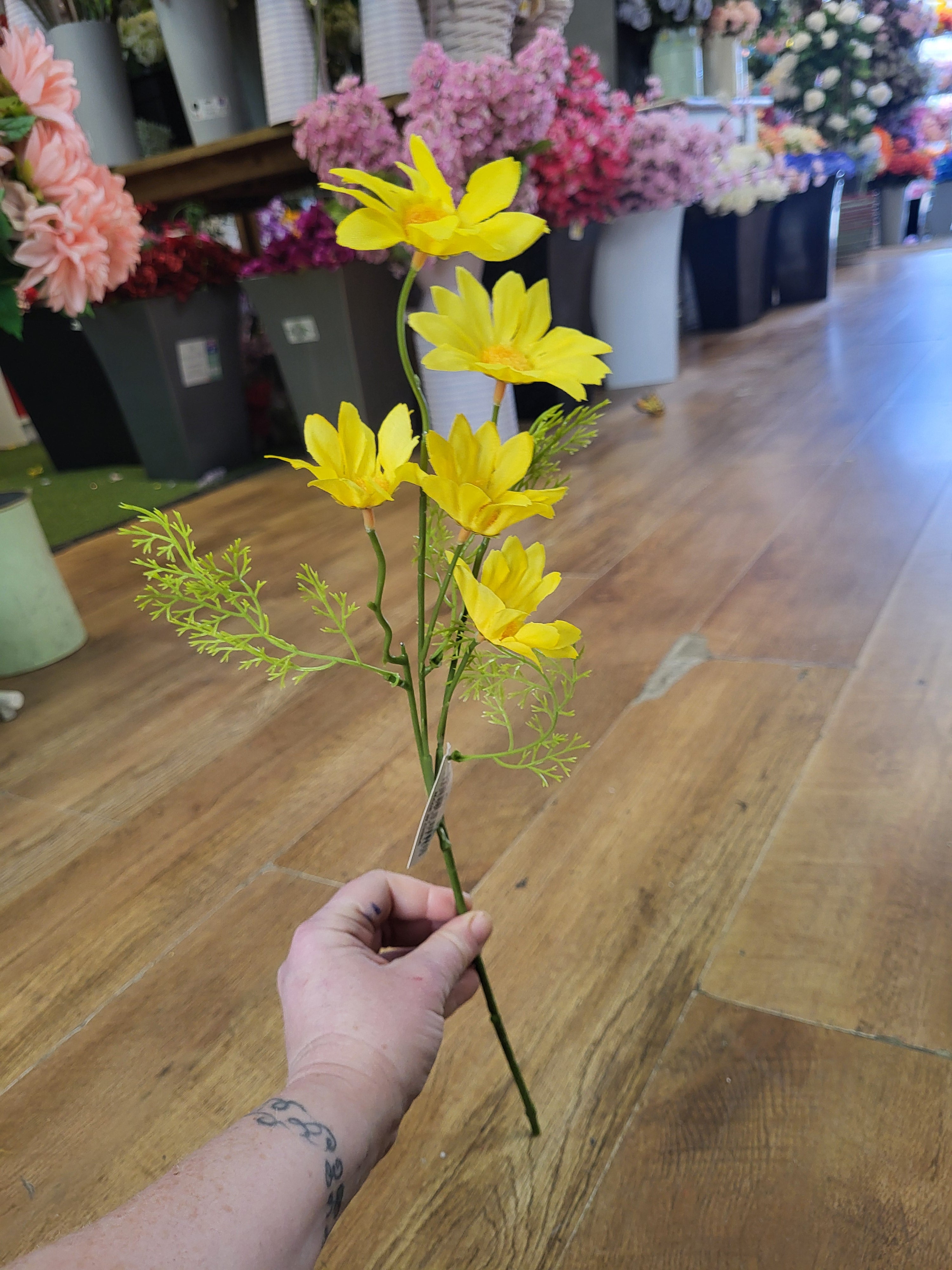 Medium length yellow daisy spray  image 2