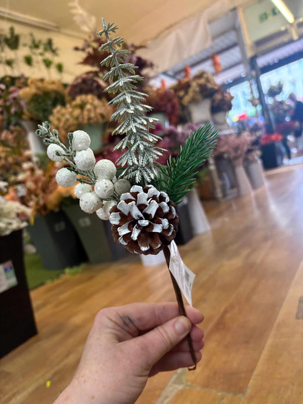 28cm frosted pine and white berry pick