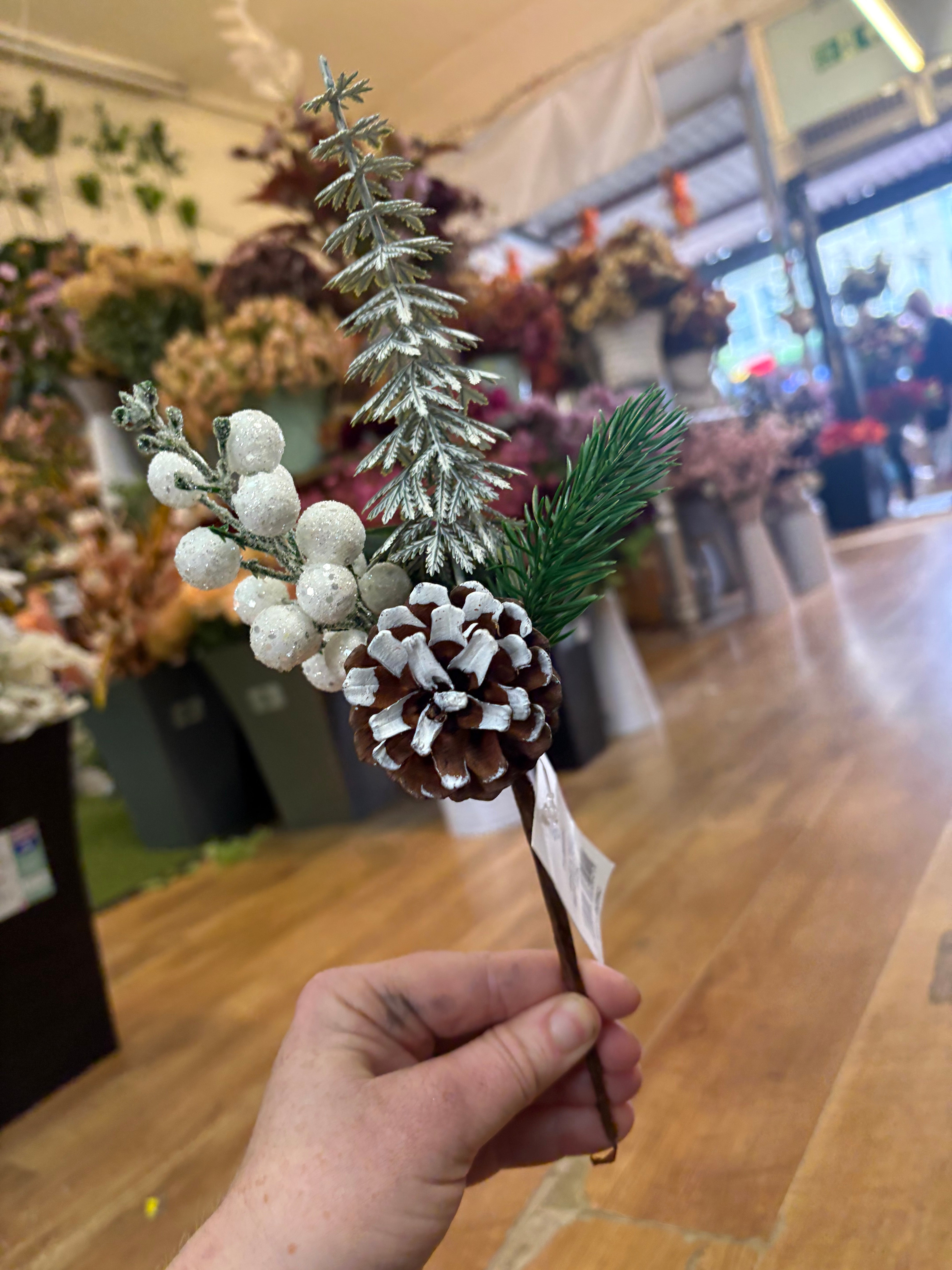 28cm frosted pine and white berry pick