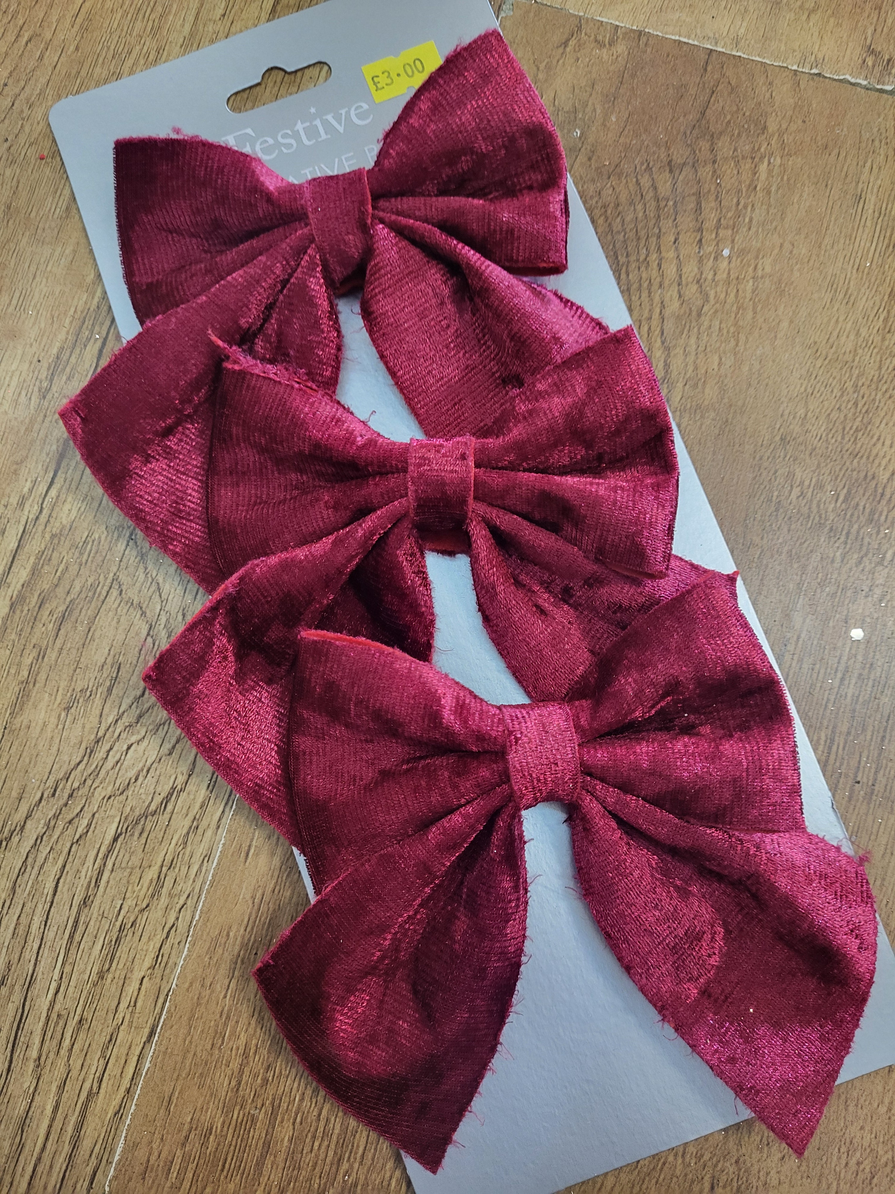 Pack of 3 wine velvet bows image 0