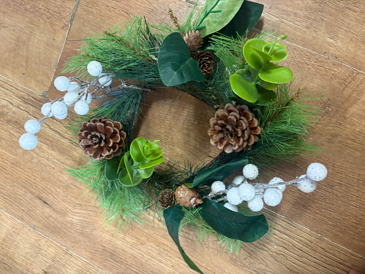 White berry candle ring