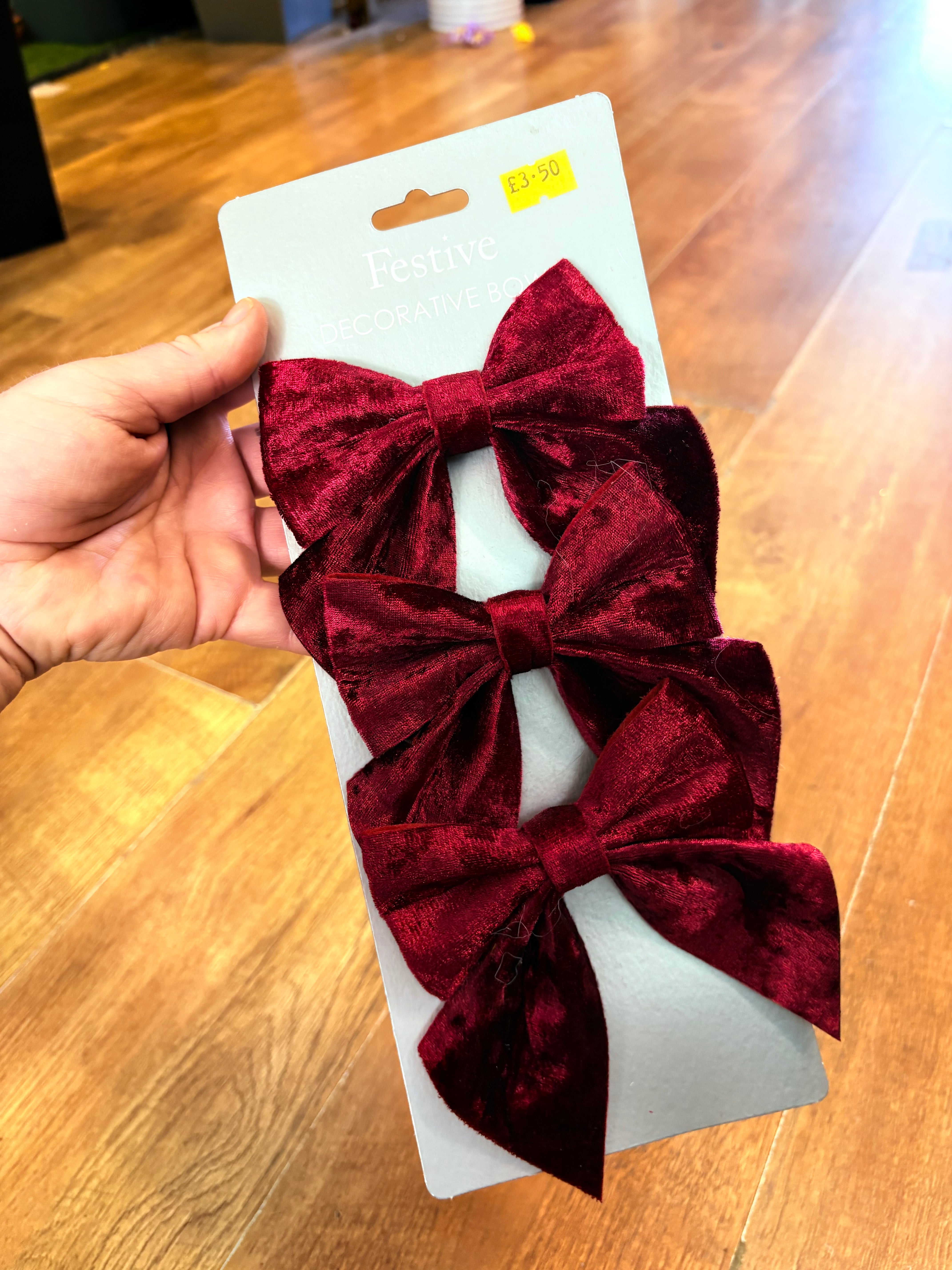 Pack of 3 tie on burgundy velvet bows