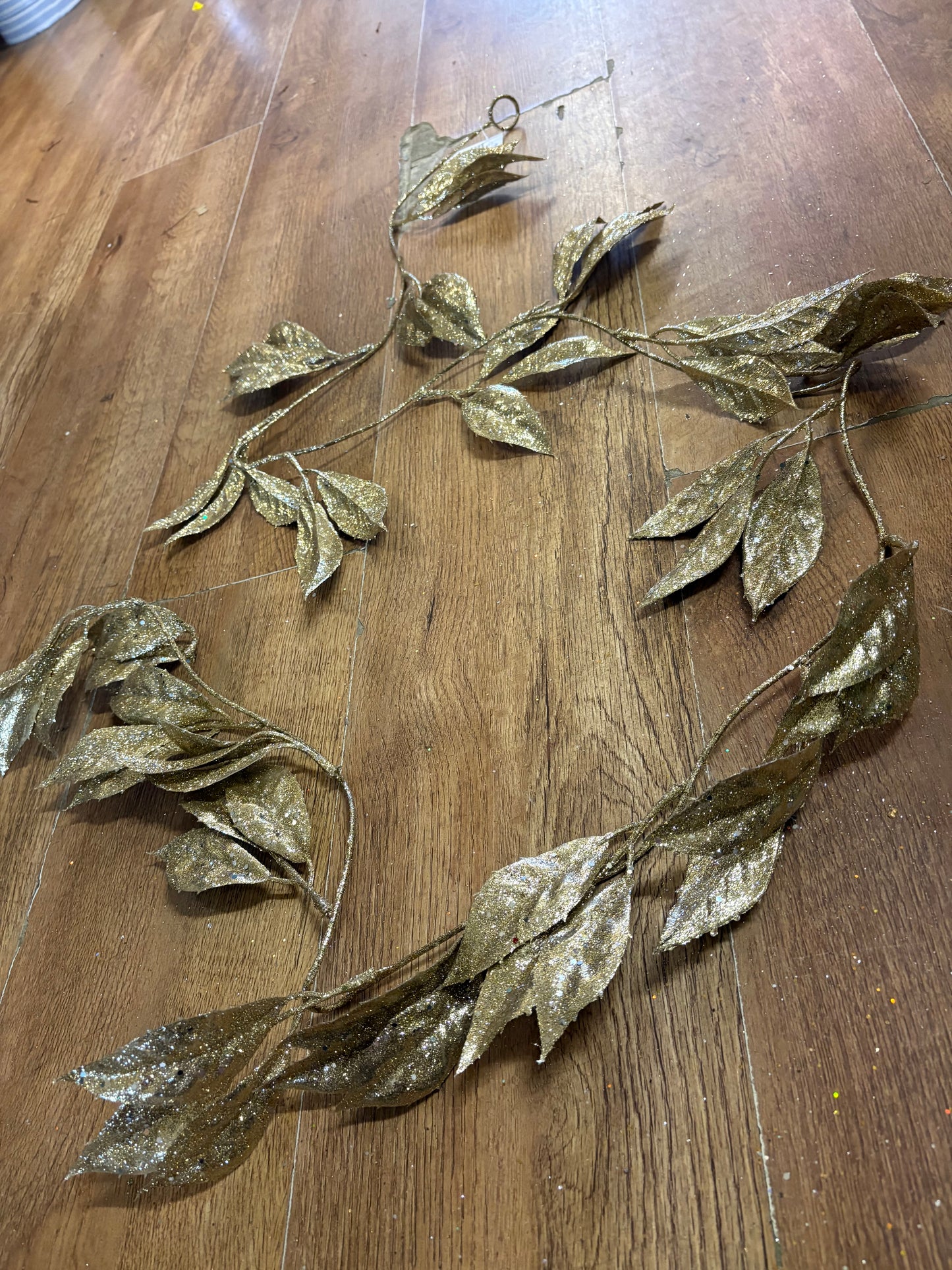 180cm glittered gold foliage garland