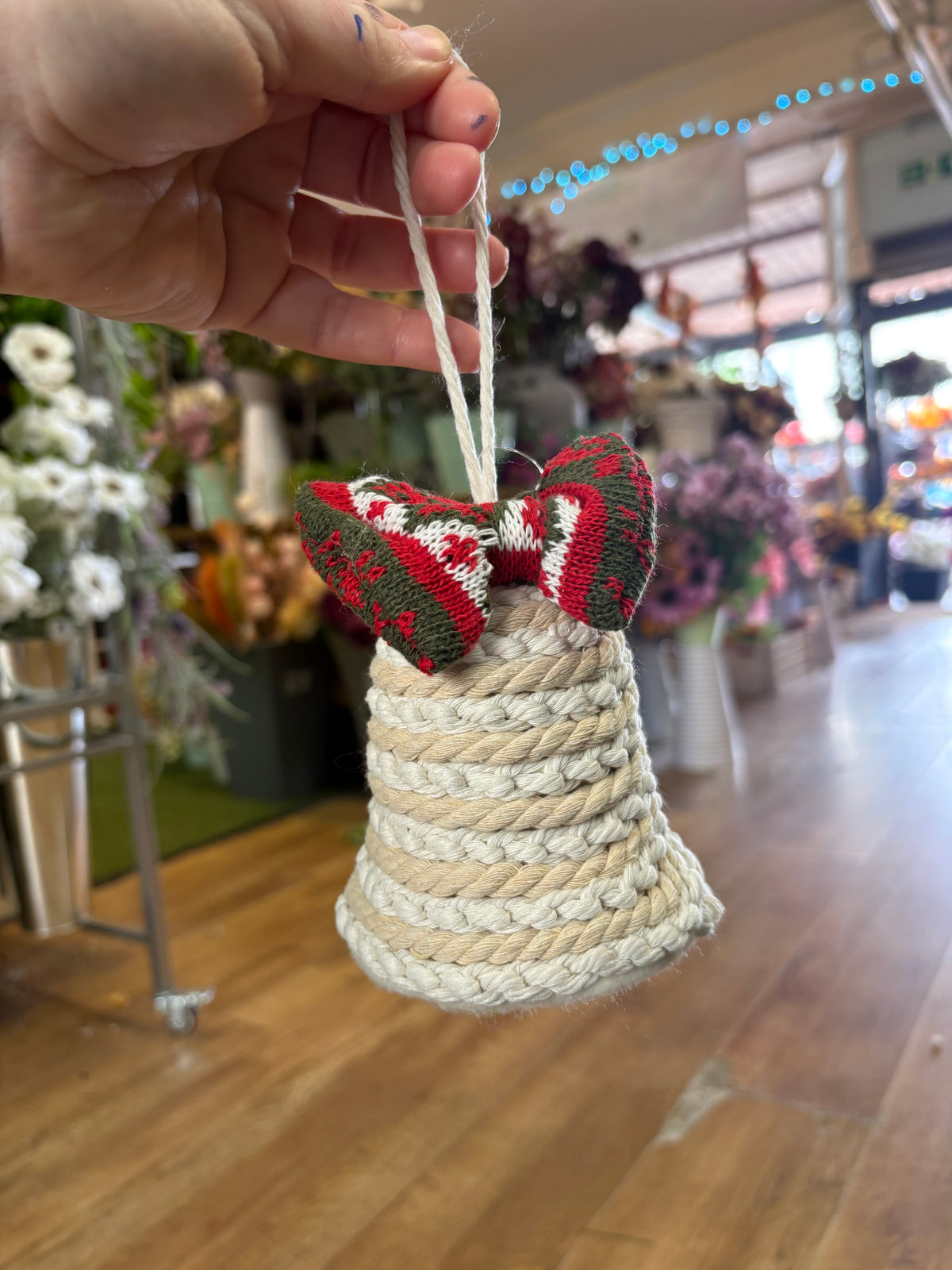 Hanging rope/twine Christmas bell with fair isle bow