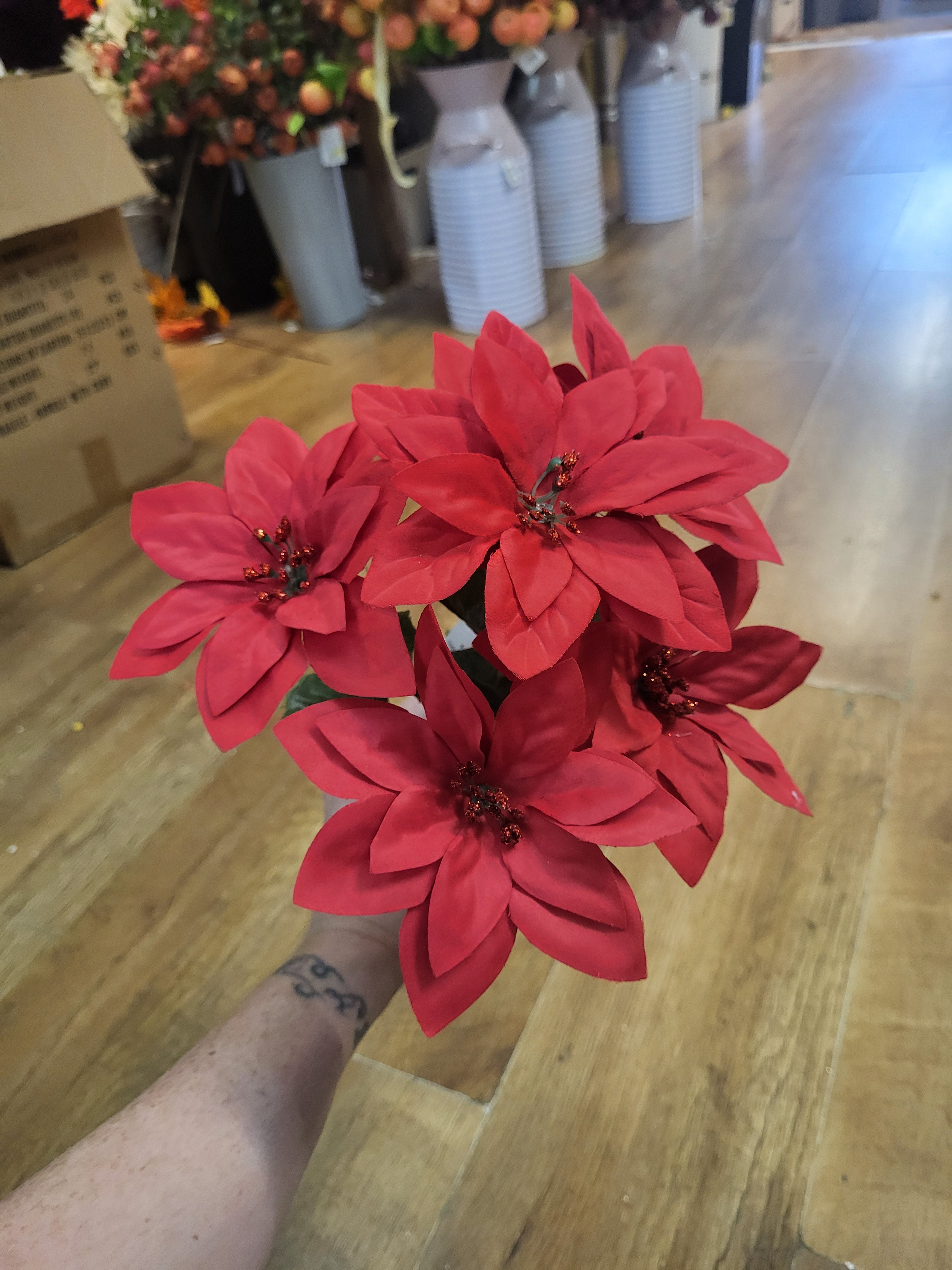 Glittered centre red poinsettia bunch image 1