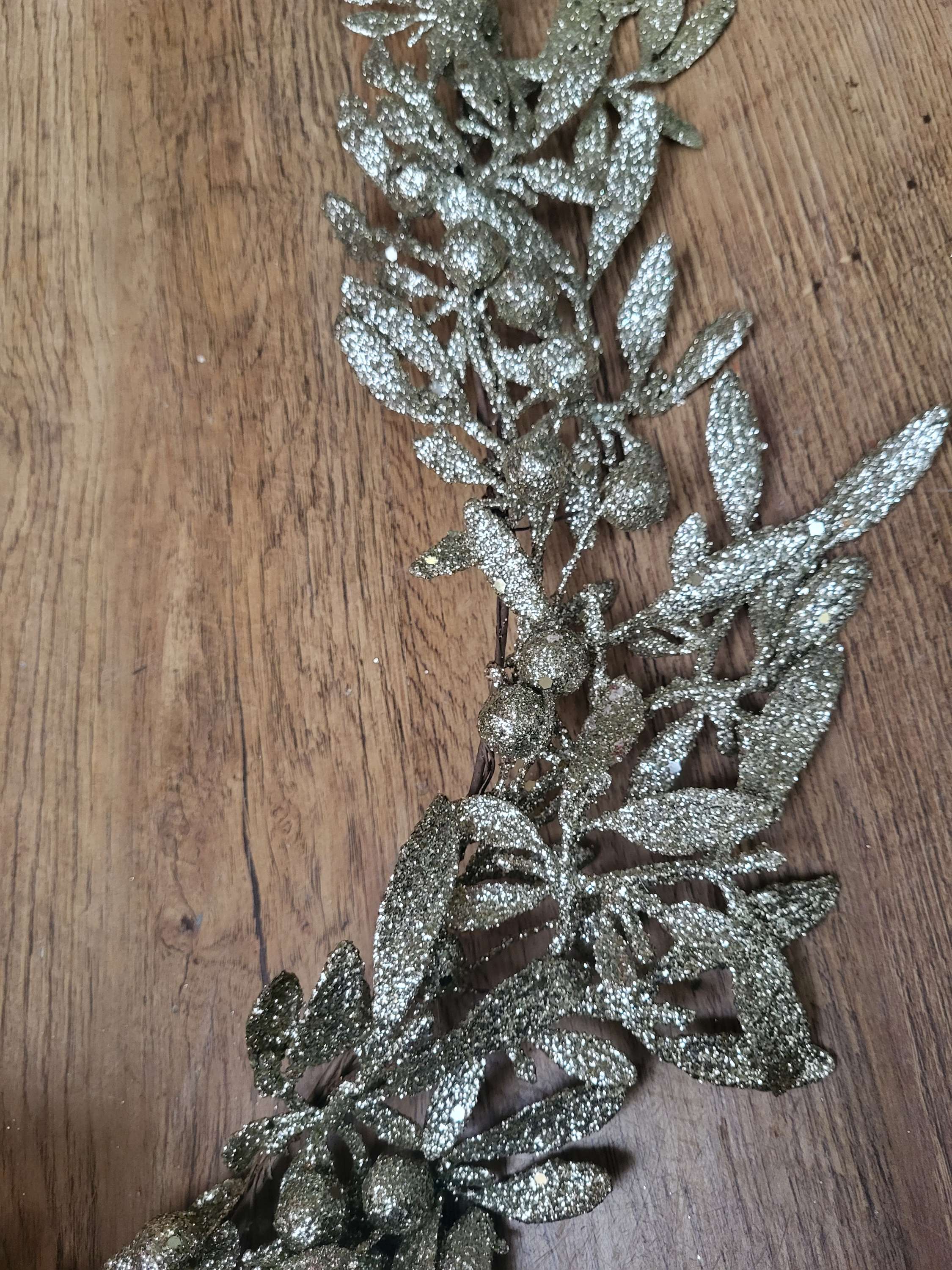 Champagne gold glittered mistletoe garland  image 2