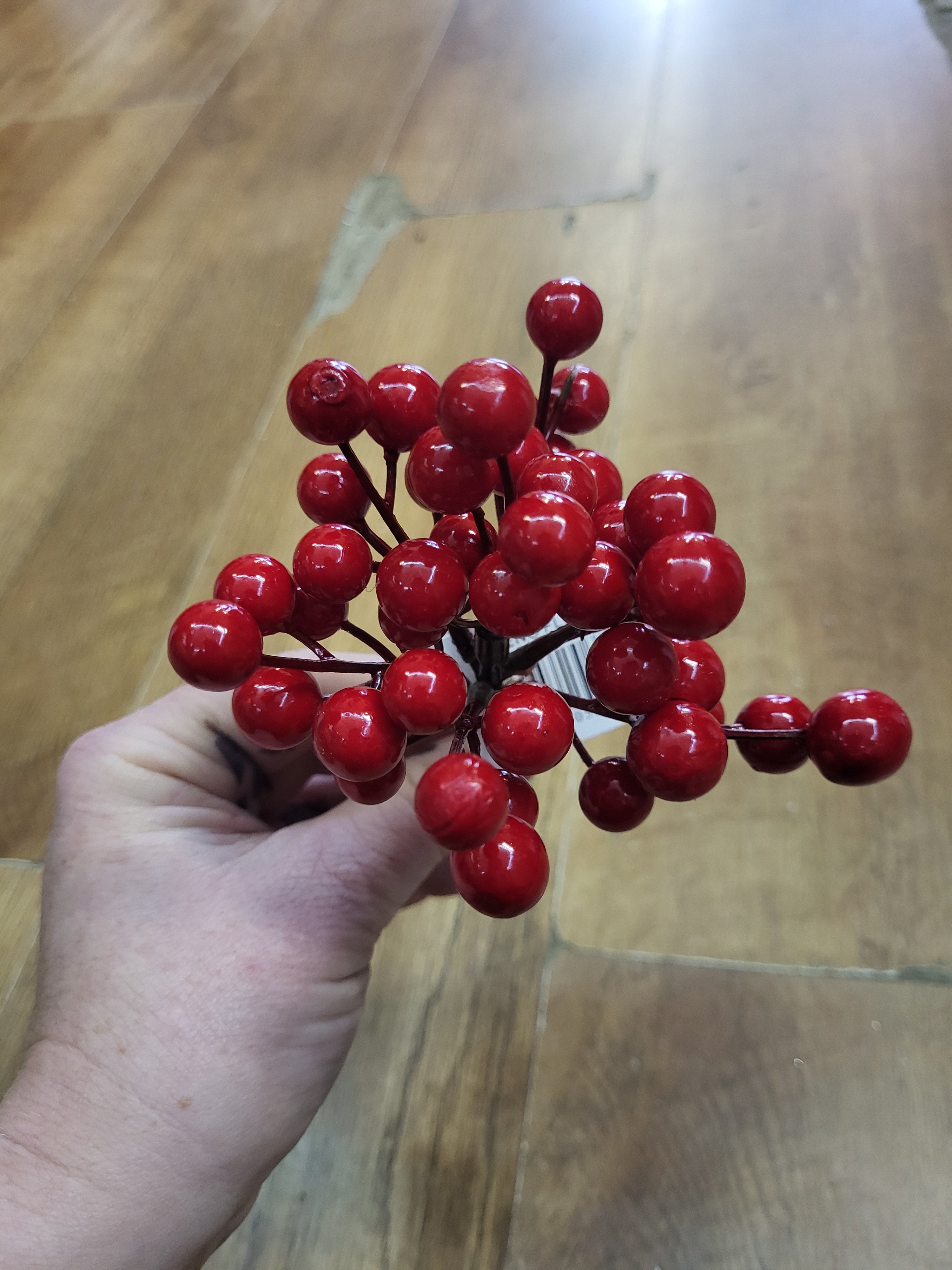 Red berry pick image 4