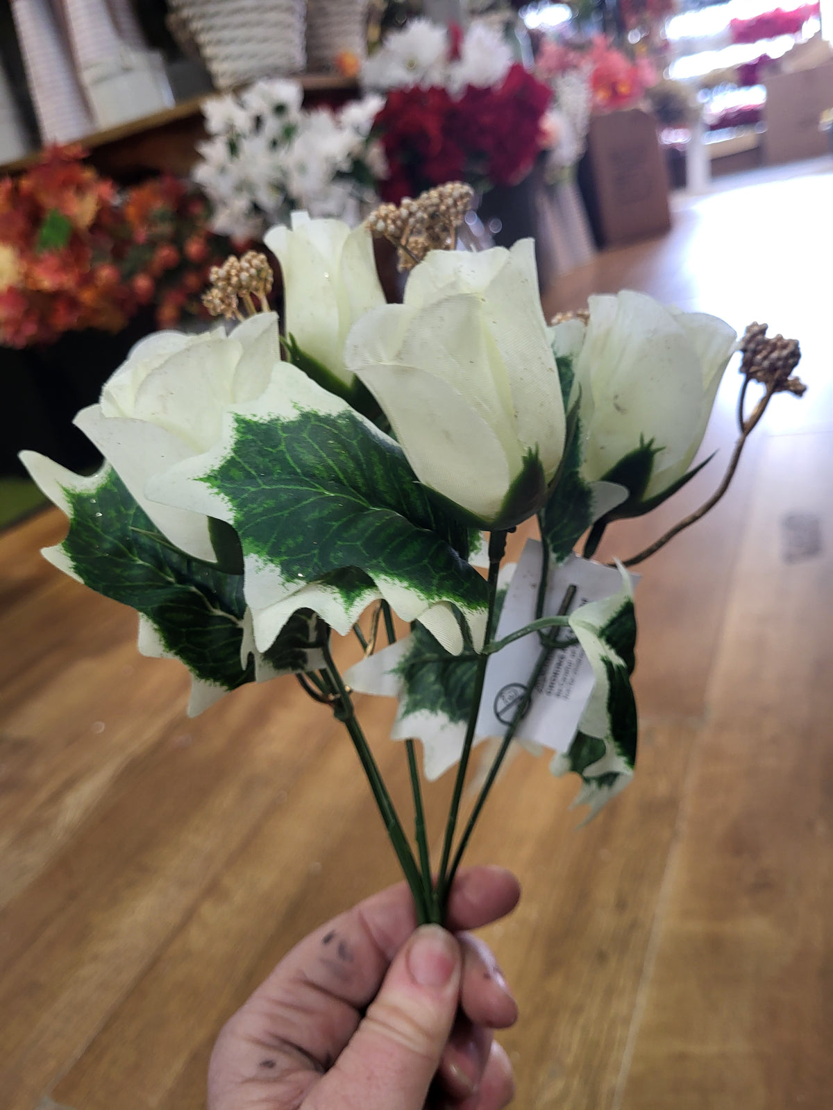 Closed rose and holly leaves bunch - 3 colours available image 6