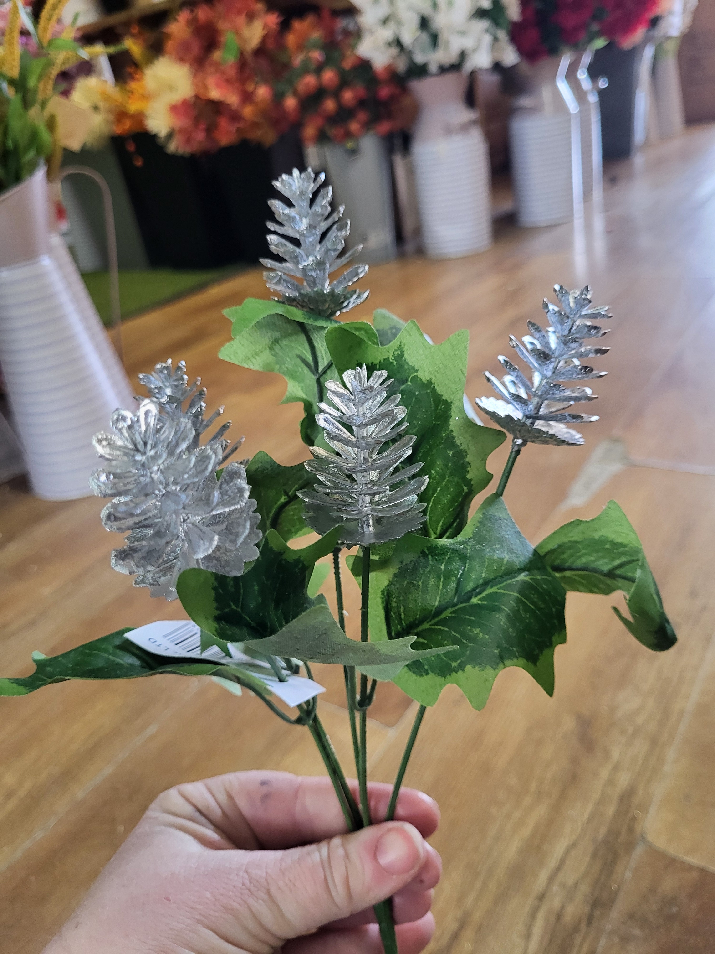 Plain holly leaves with metallic cones  - 3 colours available image 4