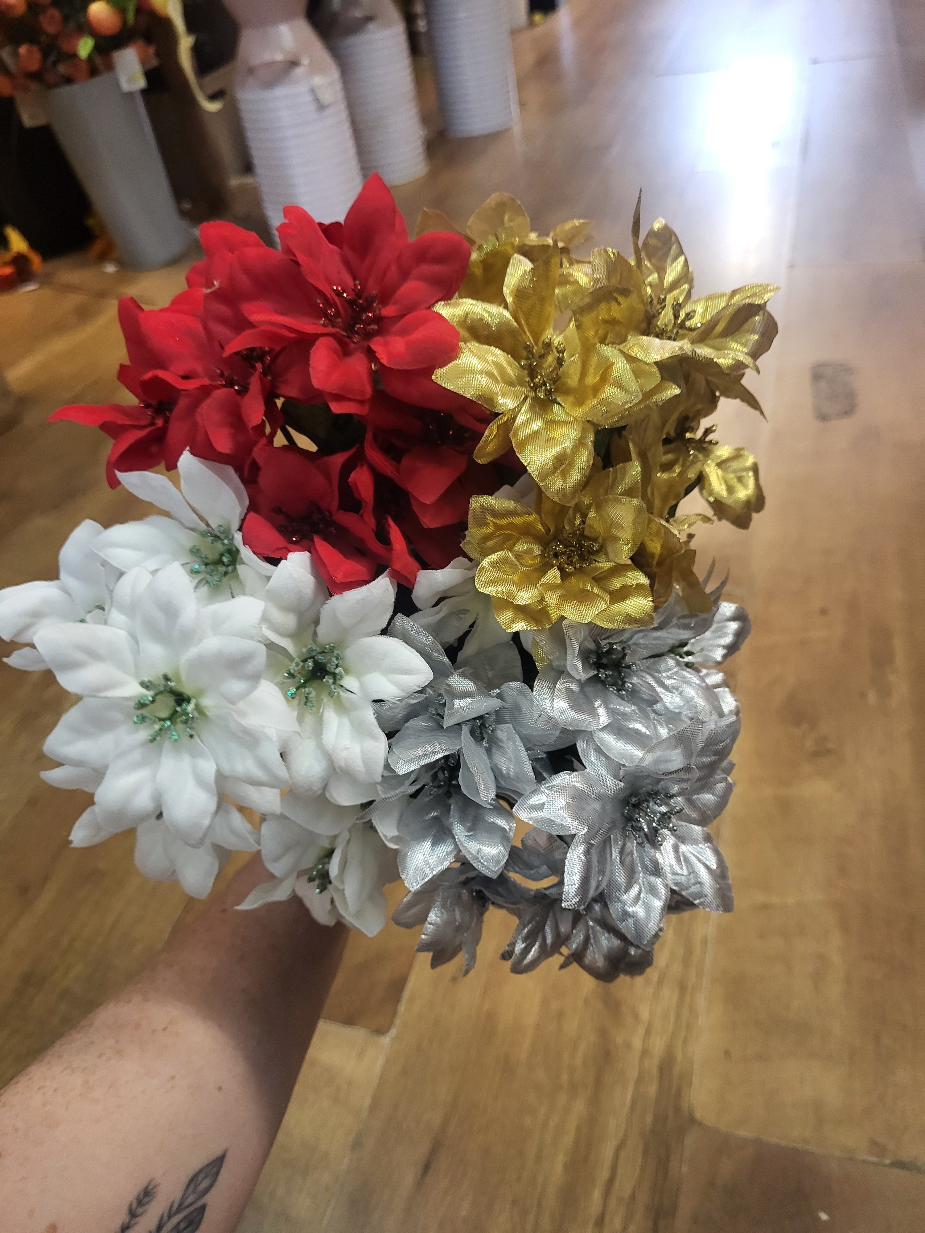 Mini poinsettia bunch  - 4 colours available image 1