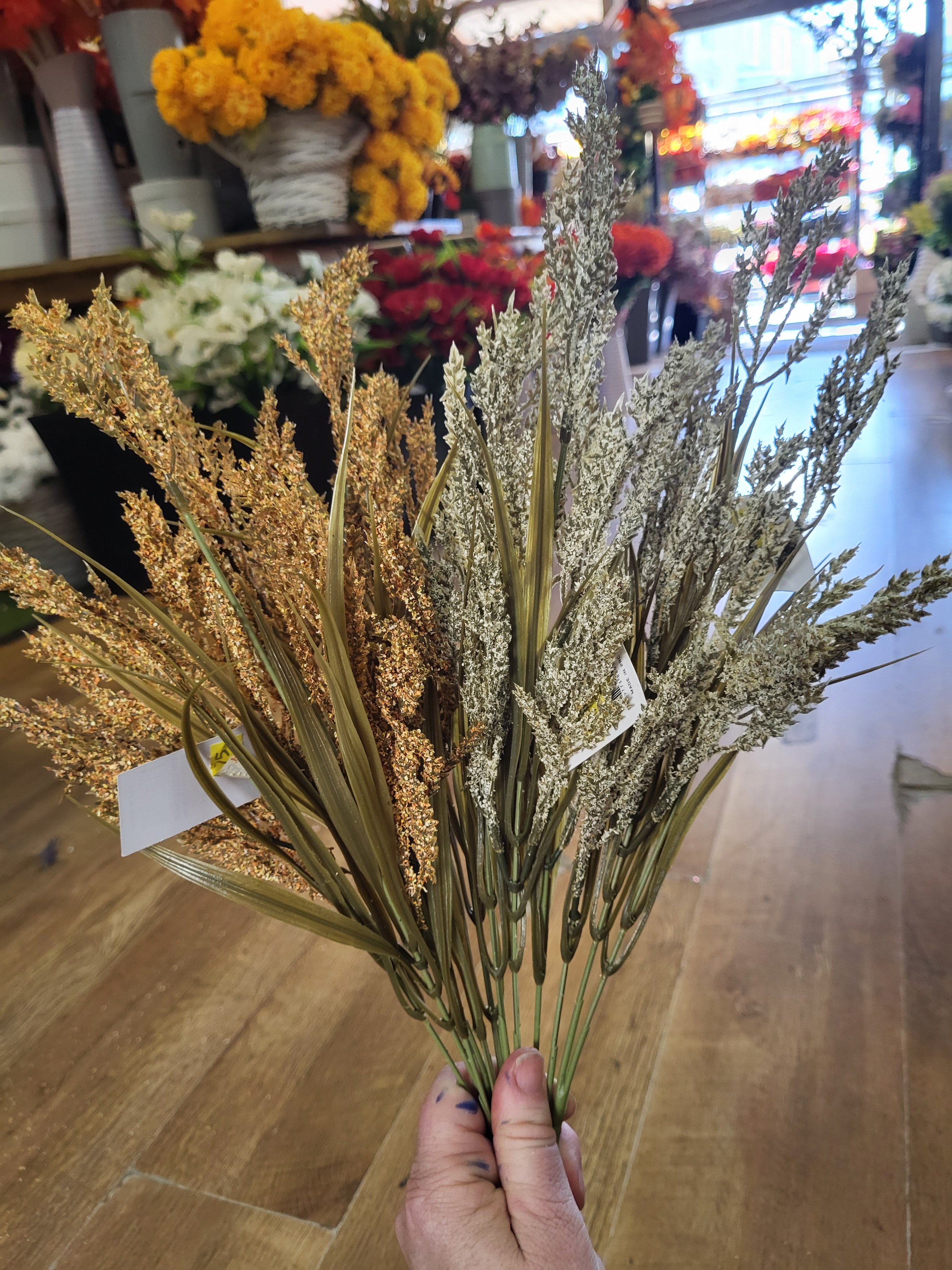 Bundle of 4 Long stem autumnal Heather sprays  - 2 natural/2 orange image 2