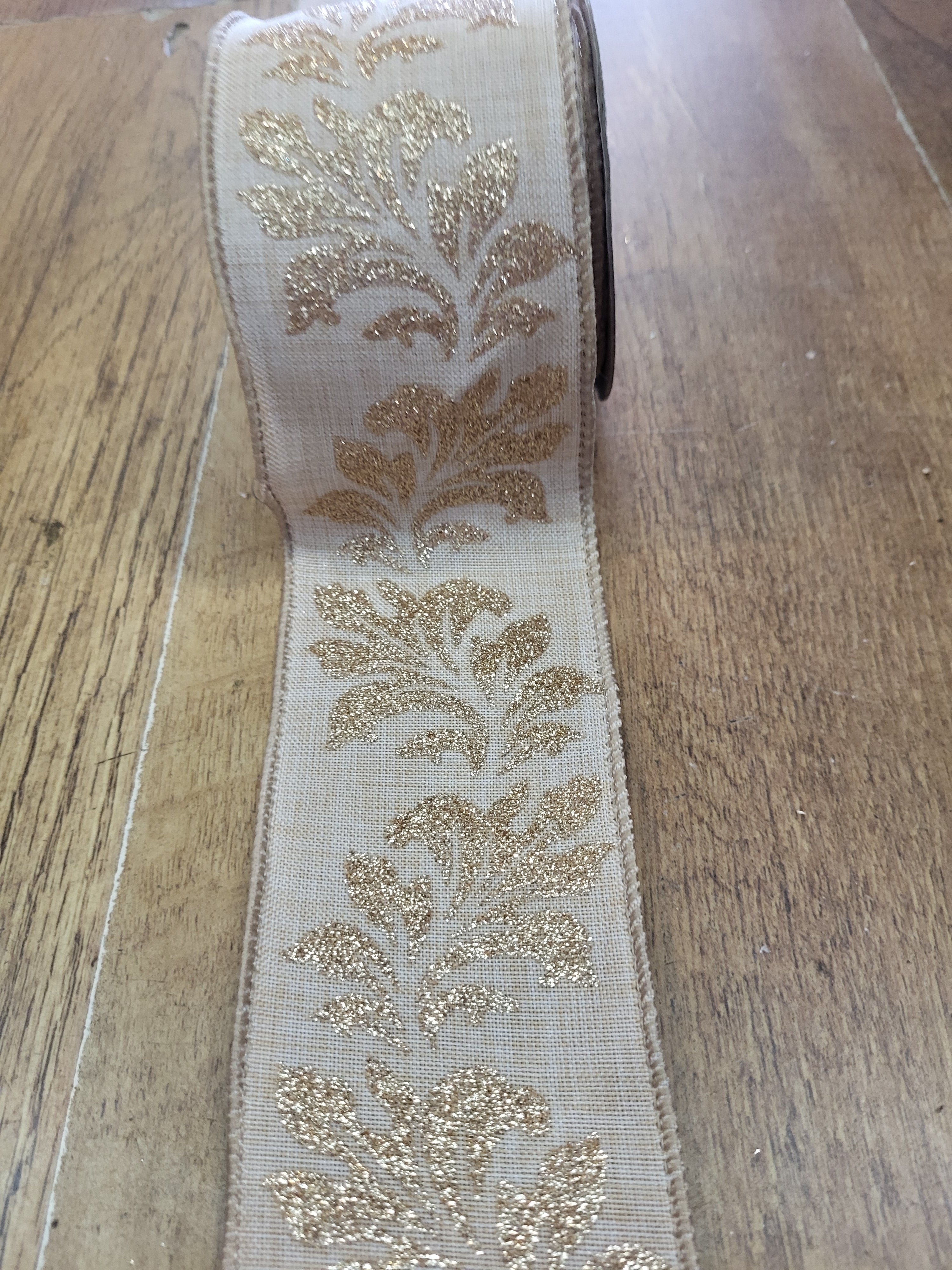 2.7m approx. roll of natural/gold glitter damask wired ribbon image 0