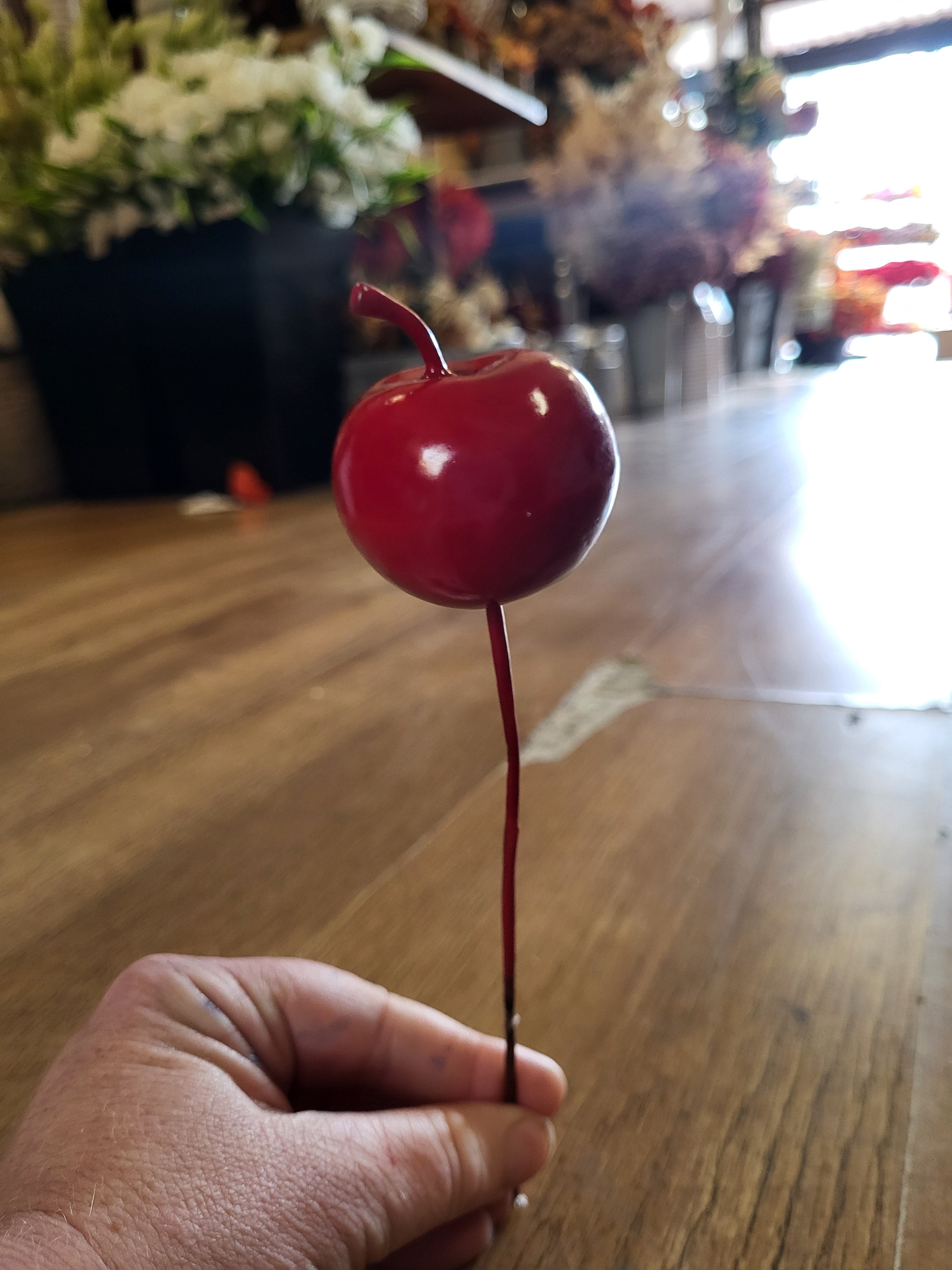 Glossy red apple pick image 3