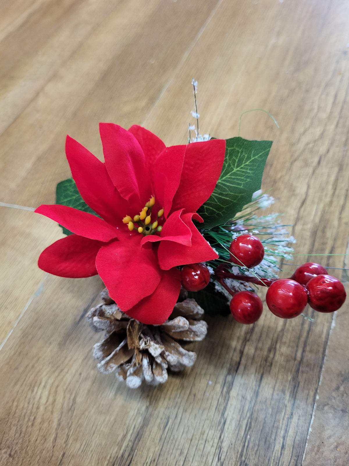 Poinsettia and apple pick image 3