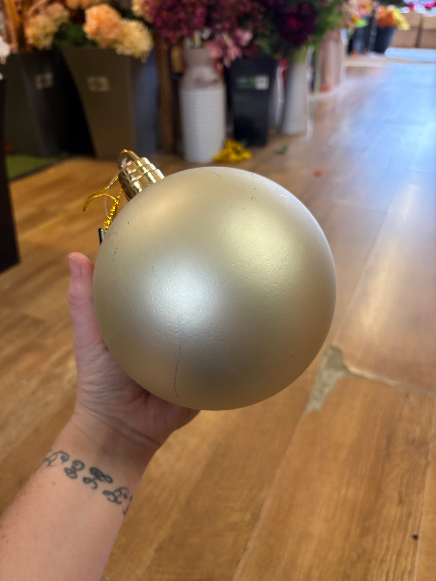 Large 15cm champagne bauble