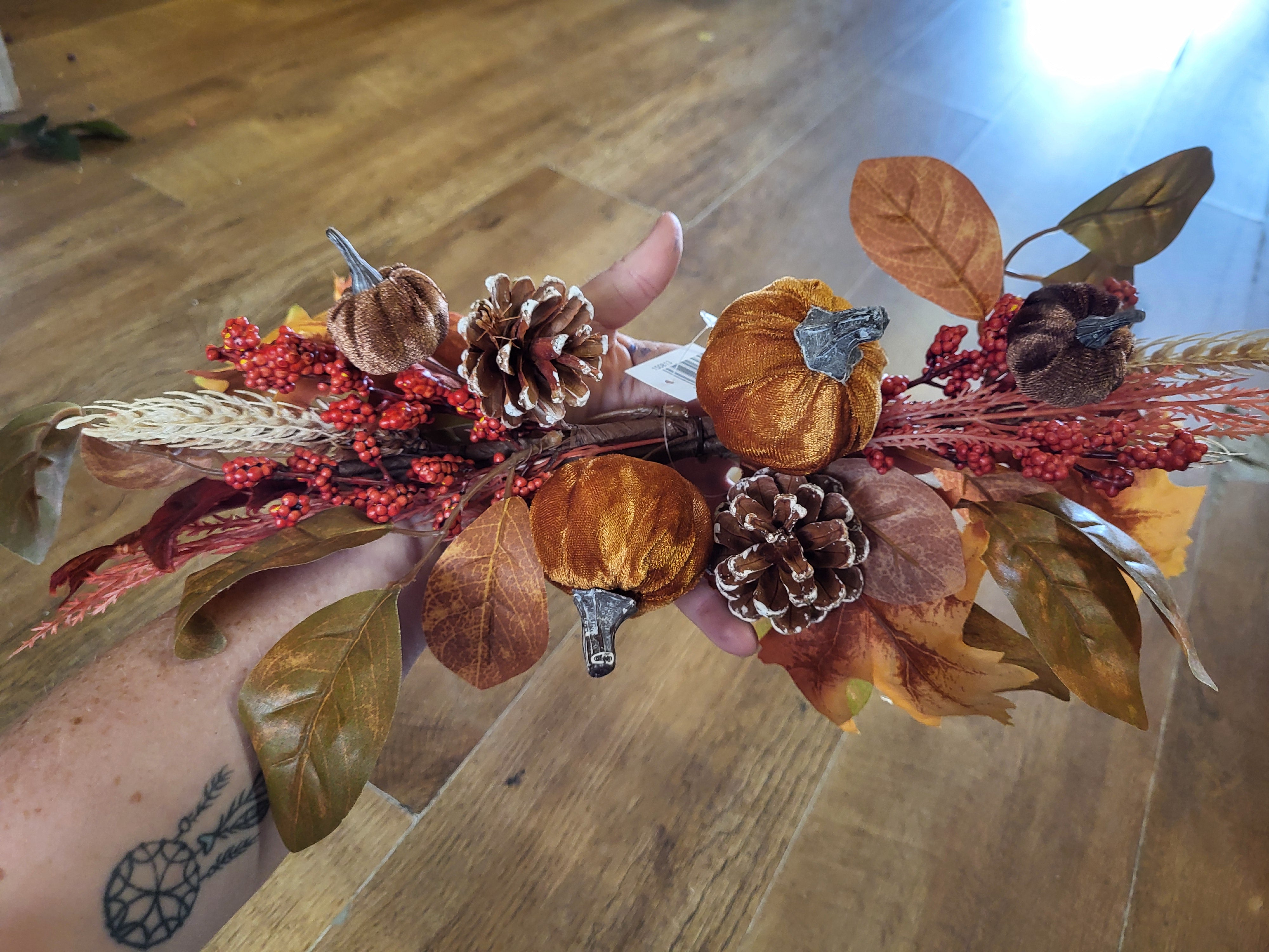 Velvet pumpkins, cones and mixed autumnal foliage/berries swag image 1