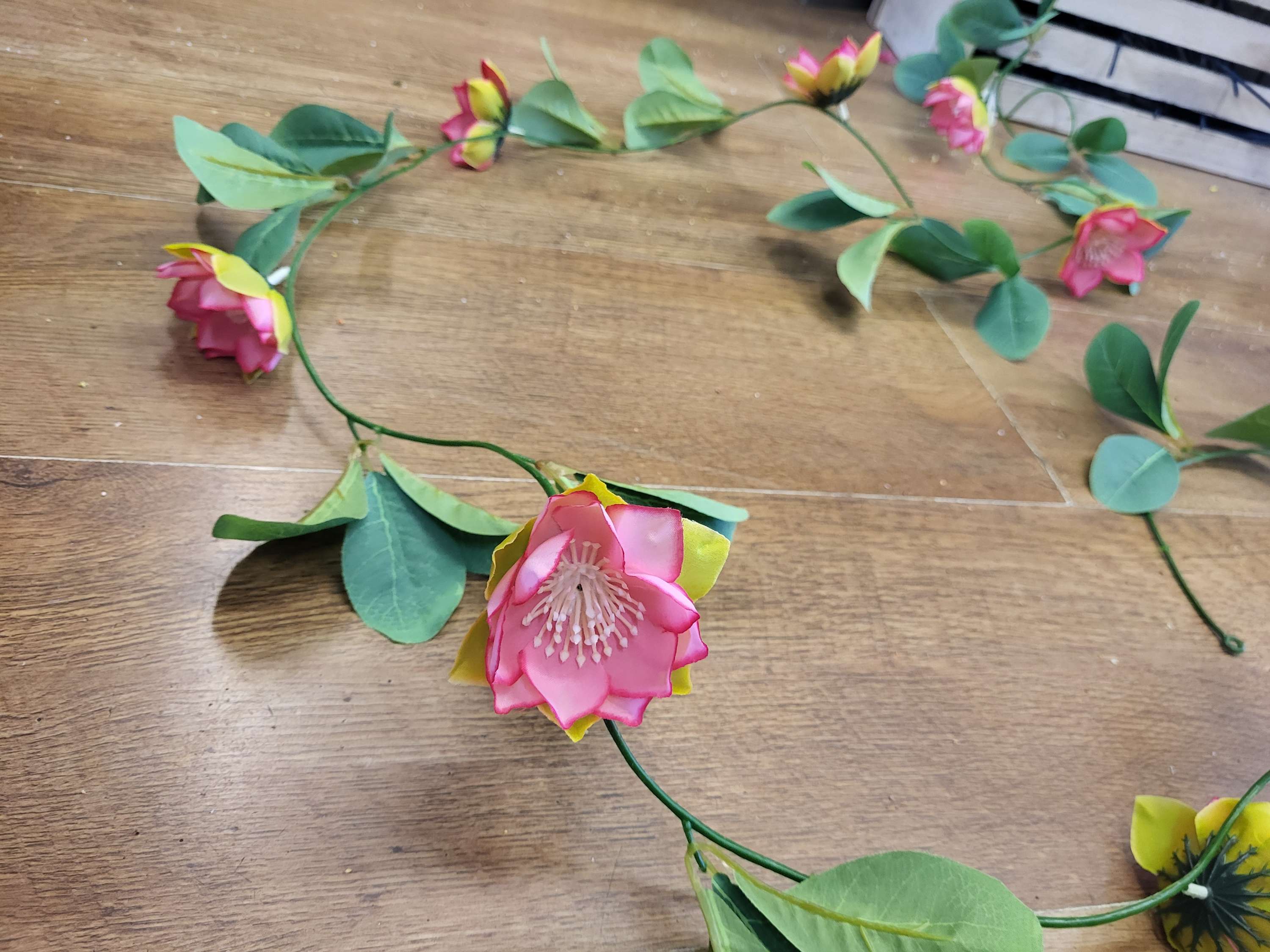 270cm pink water lily garland image 1