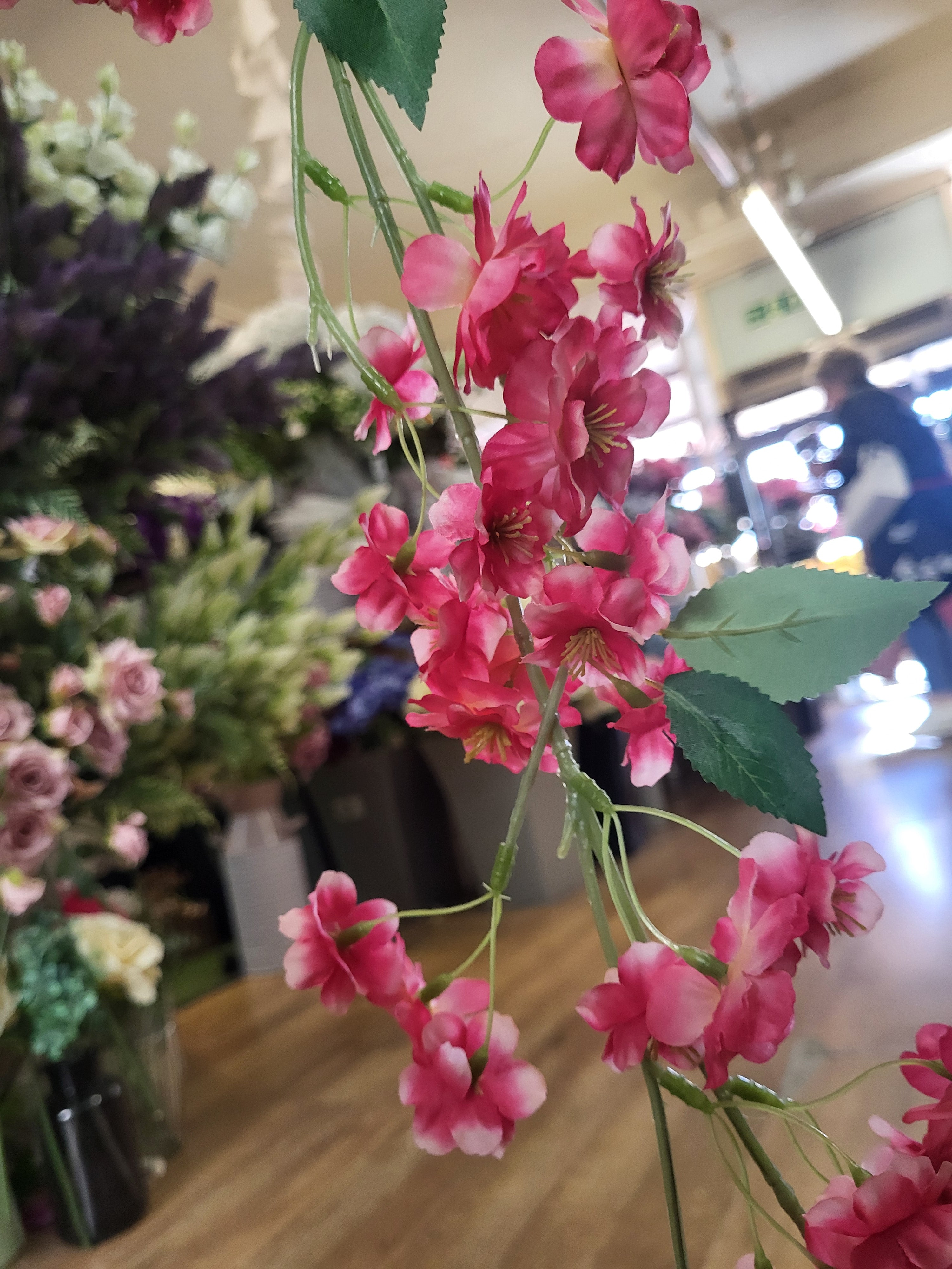 Hot pink summer blossom garland  image 2