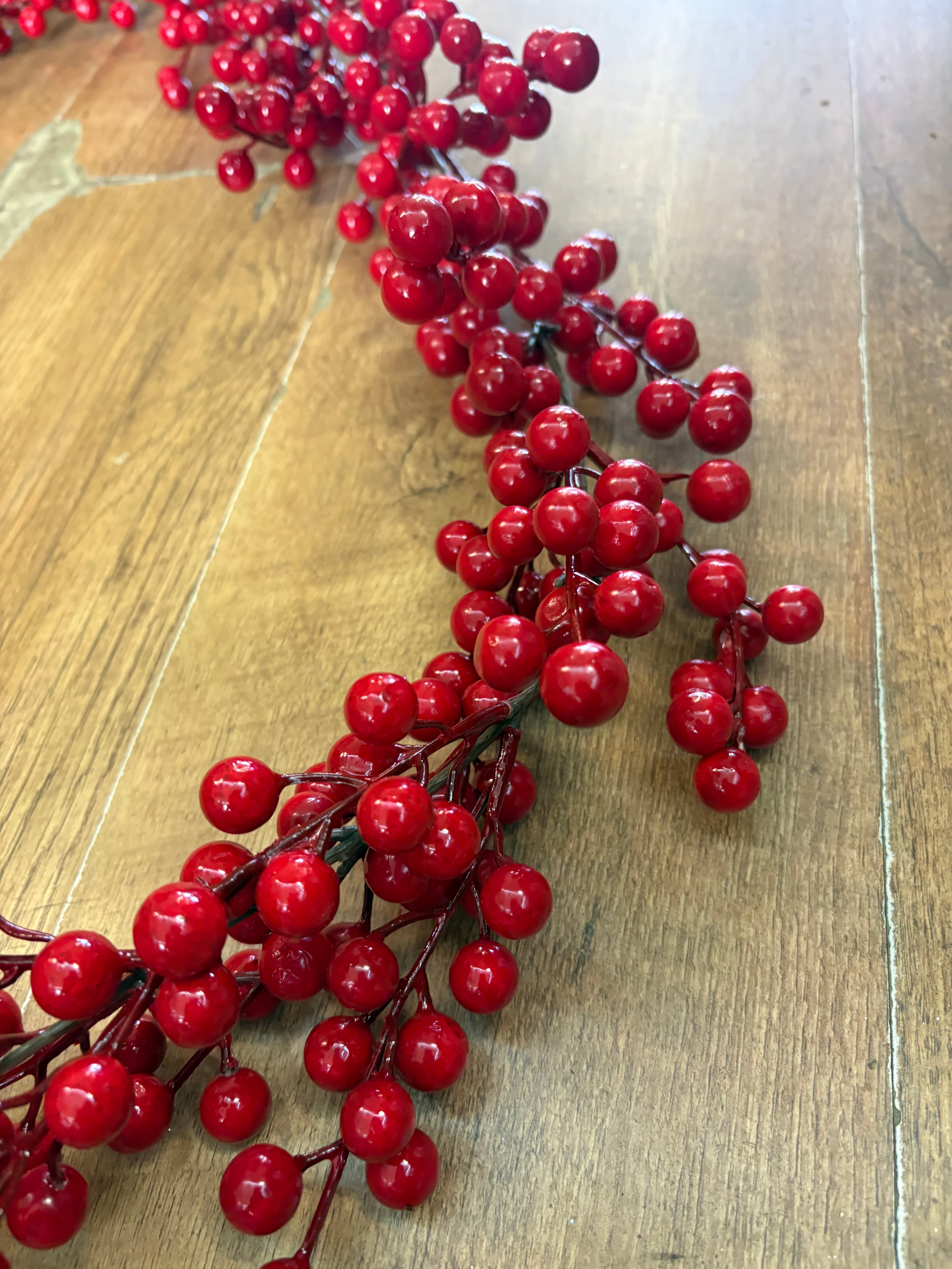 180cm Glossy red berry garland