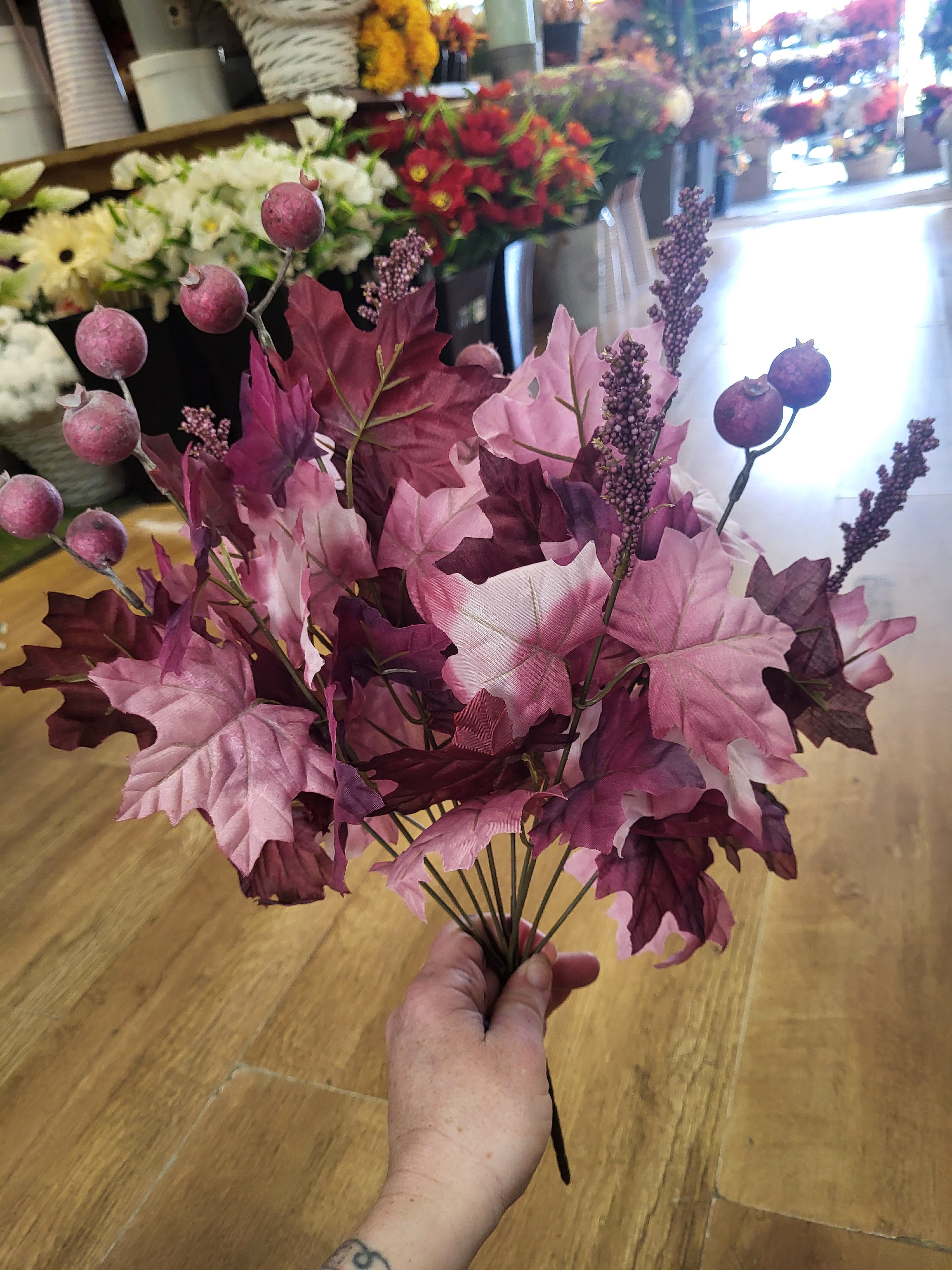 Large purple/mauve autumn maple leaf and berry bunch image 2