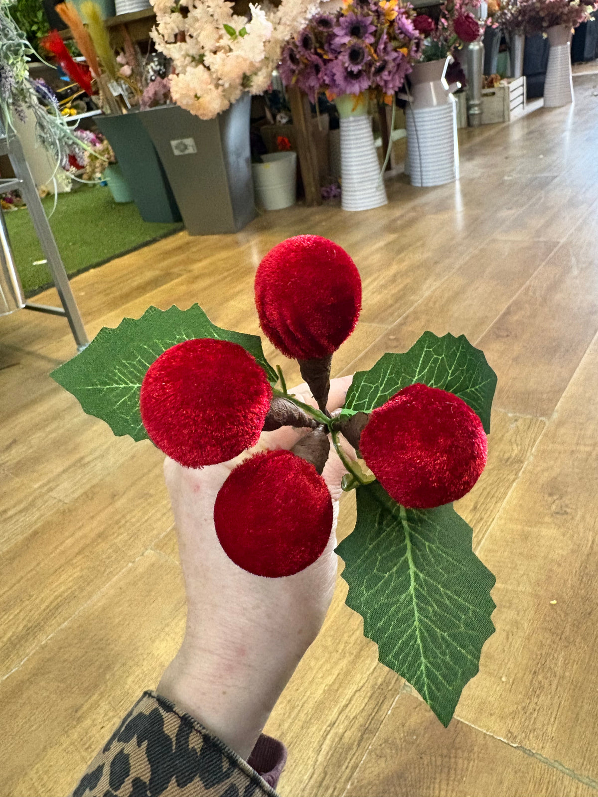Velvet bauble pick