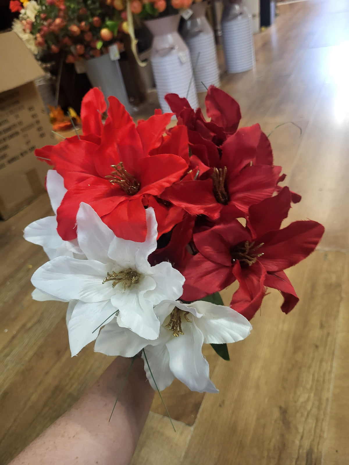 Christmas lily bunch  - 3 colours available image 1