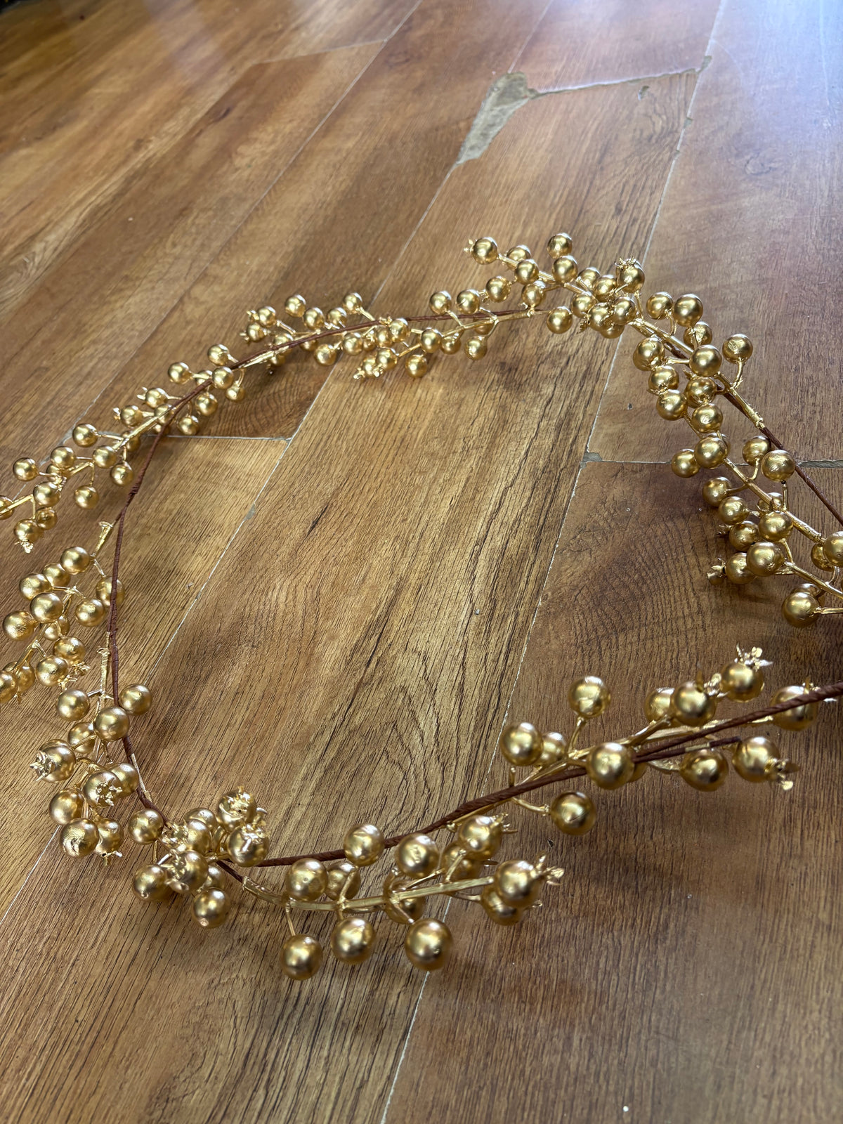 135cm gold berry garland