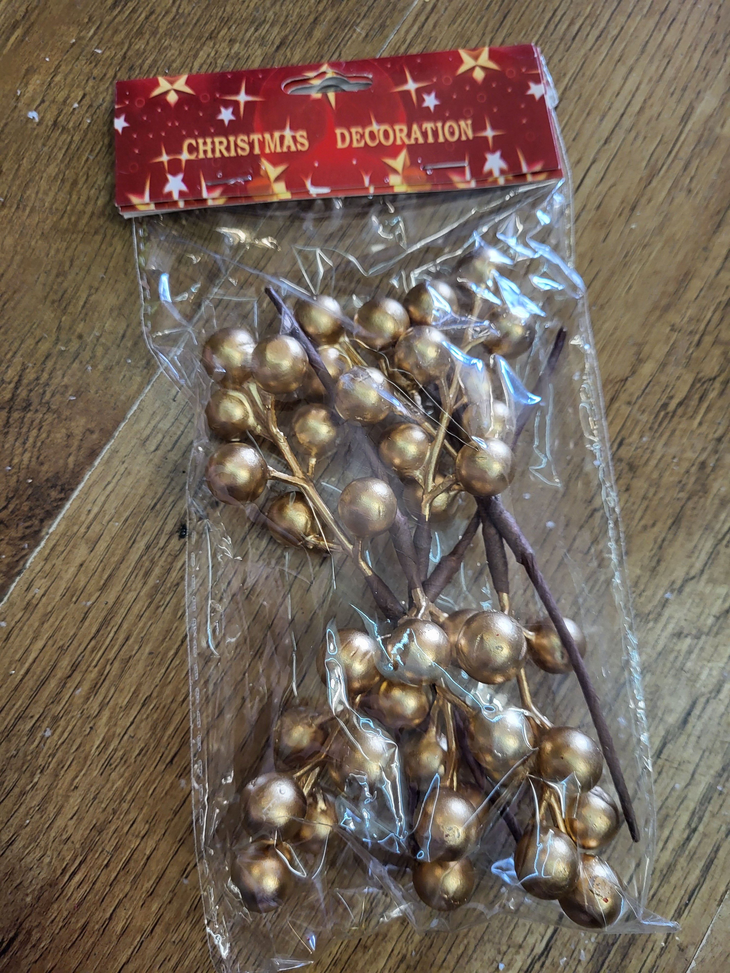 Pack of gold berry picks image 1