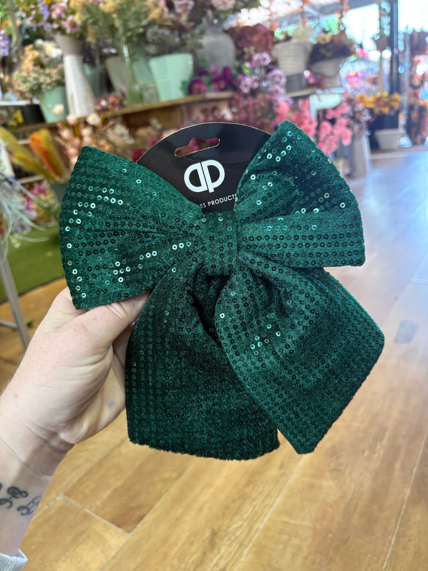 20x24cm emerald green velvet and sequin bow