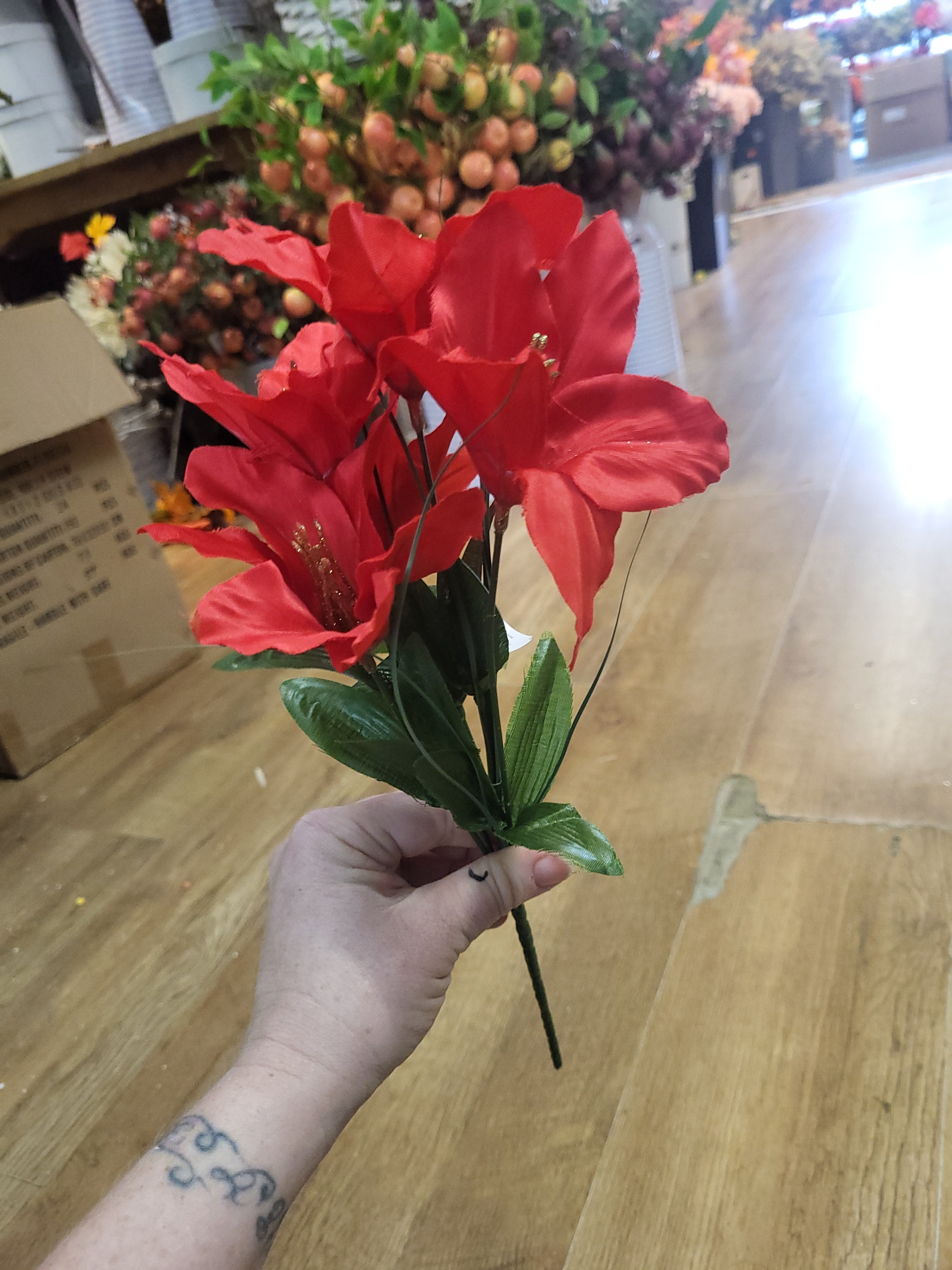 Christmas lily bunch  - 3 colours available image 7